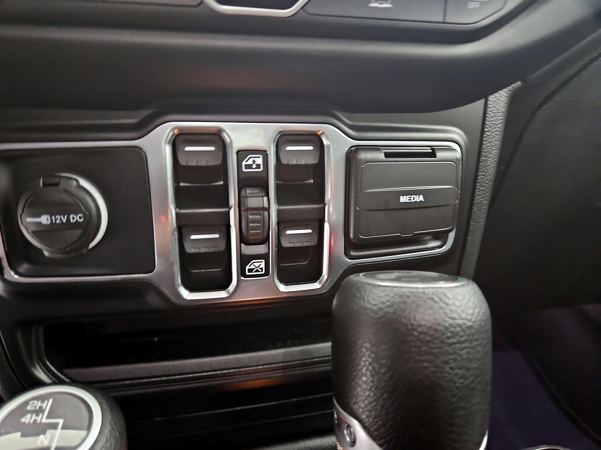 Thumbnail: 2022 Jeep Wrangler - 19