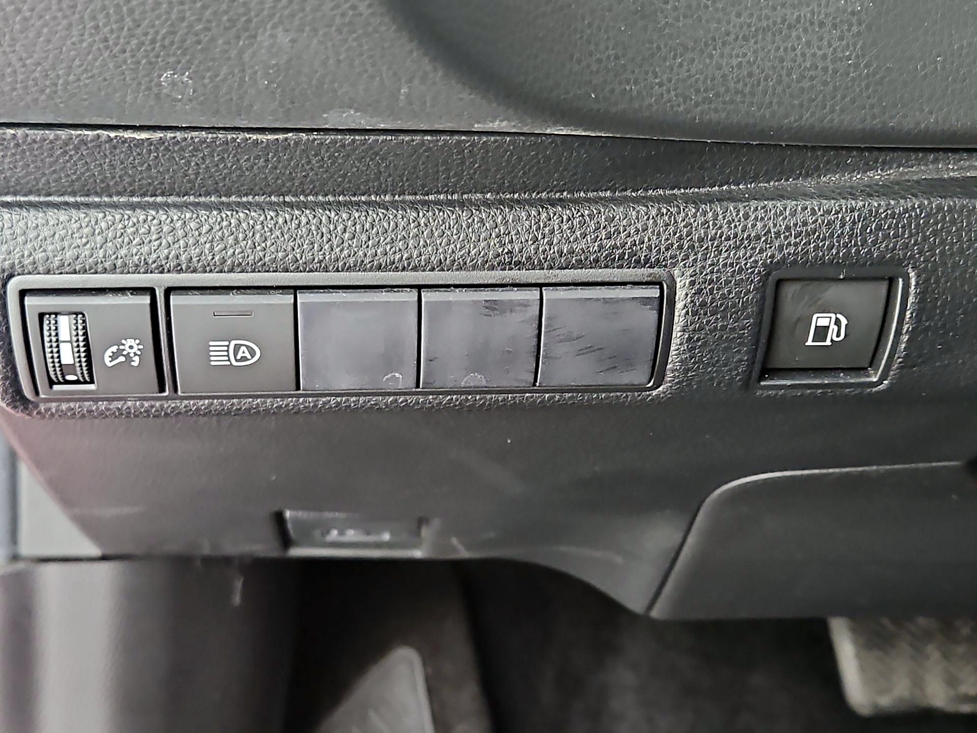 Thumbnail: 2021 Toyota Corolla - 13