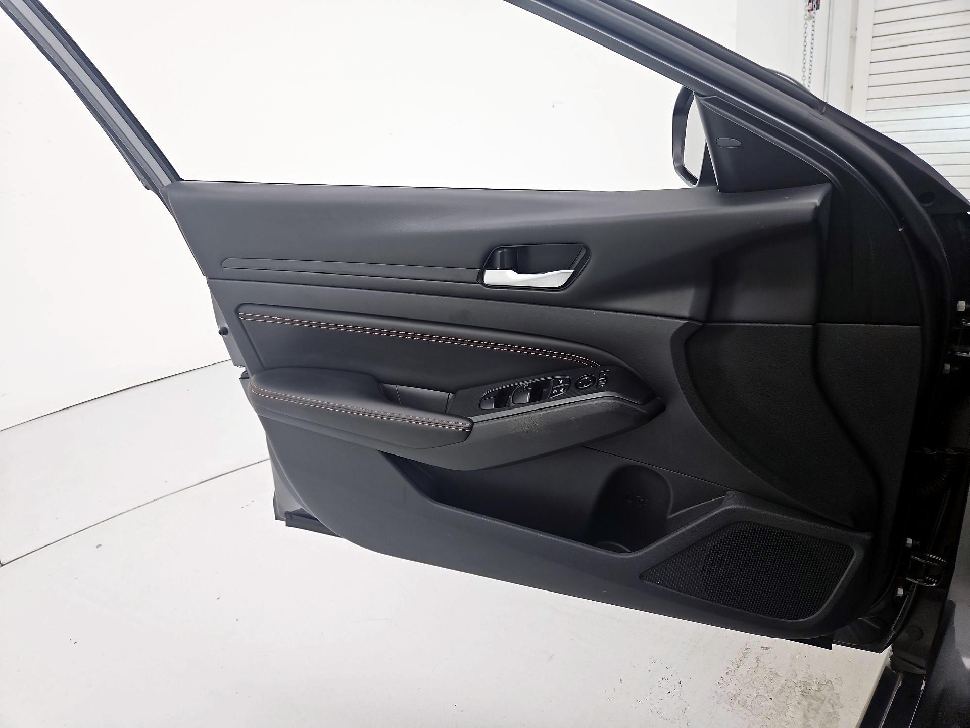 Thumbnail: 2021 Nissan Altima - 12