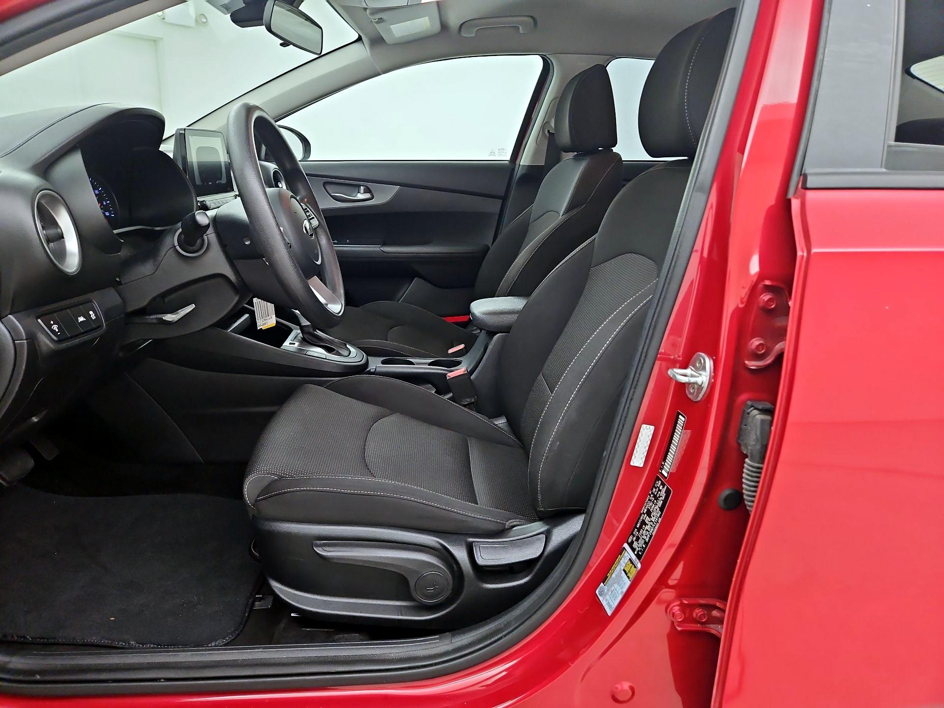 Thumbnail: 2020 Kia Forte - 11