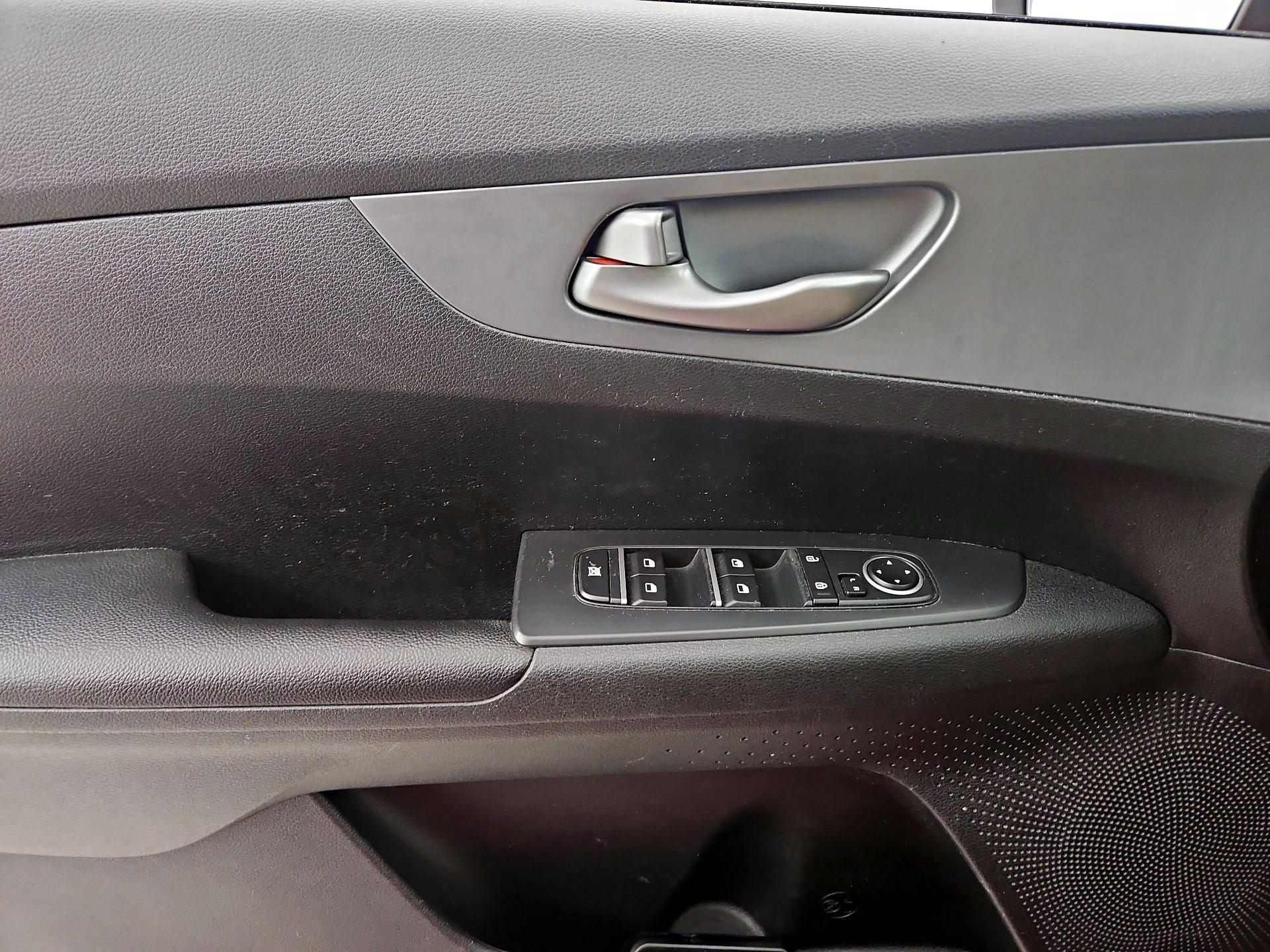 Thumbnail: 2020 Kia Forte - 12