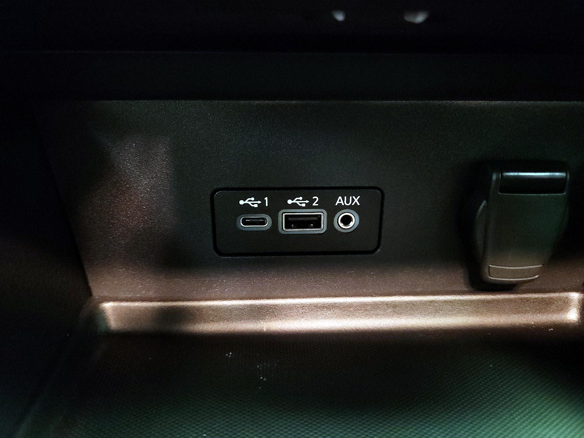 Thumbnail: 2023 Nissan Sentra - 18