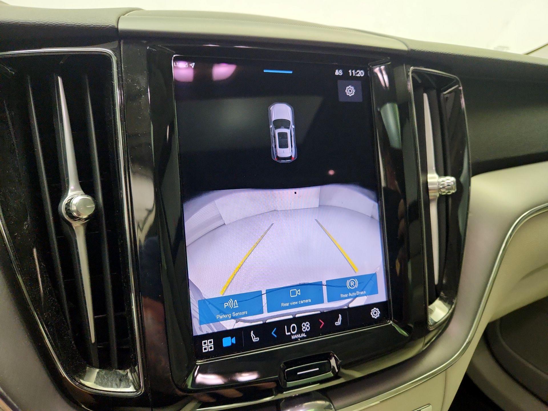 Thumbnail: 2025 Volvo XC60 - 15