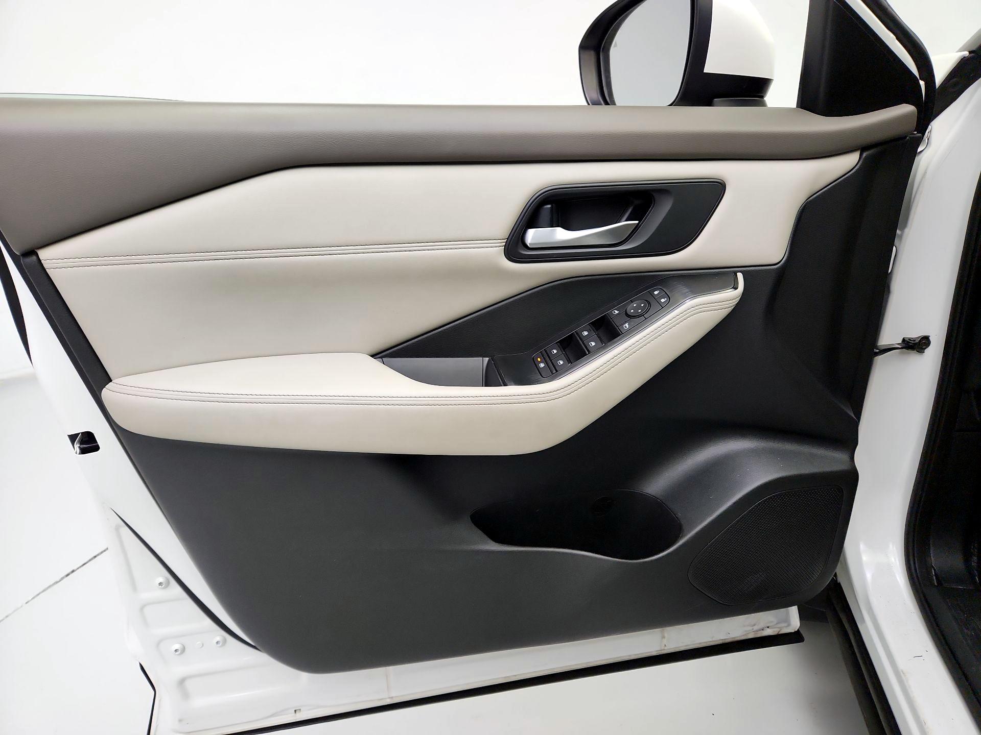 Thumbnail: 2022 Nissan Rogue - 12