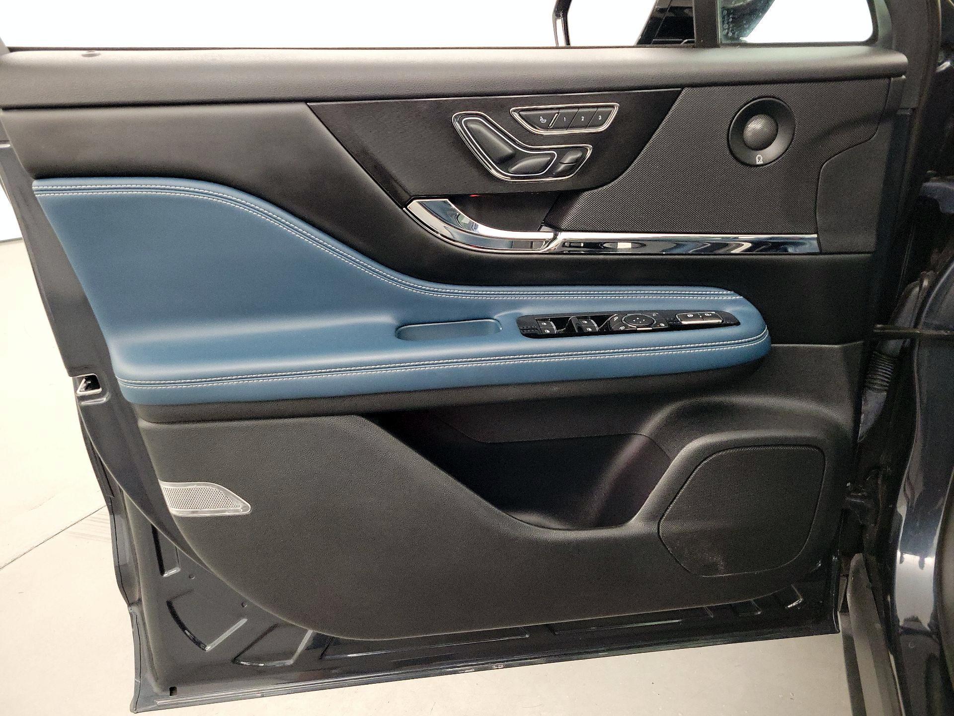 Thumbnail: 2021 Lincoln Corsair - 12