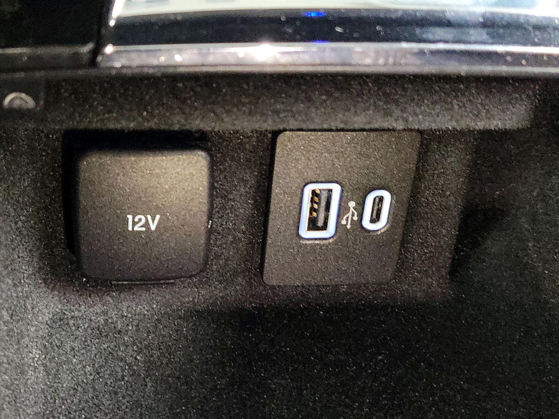 Thumbnail: 2021 Lincoln Corsair - 19