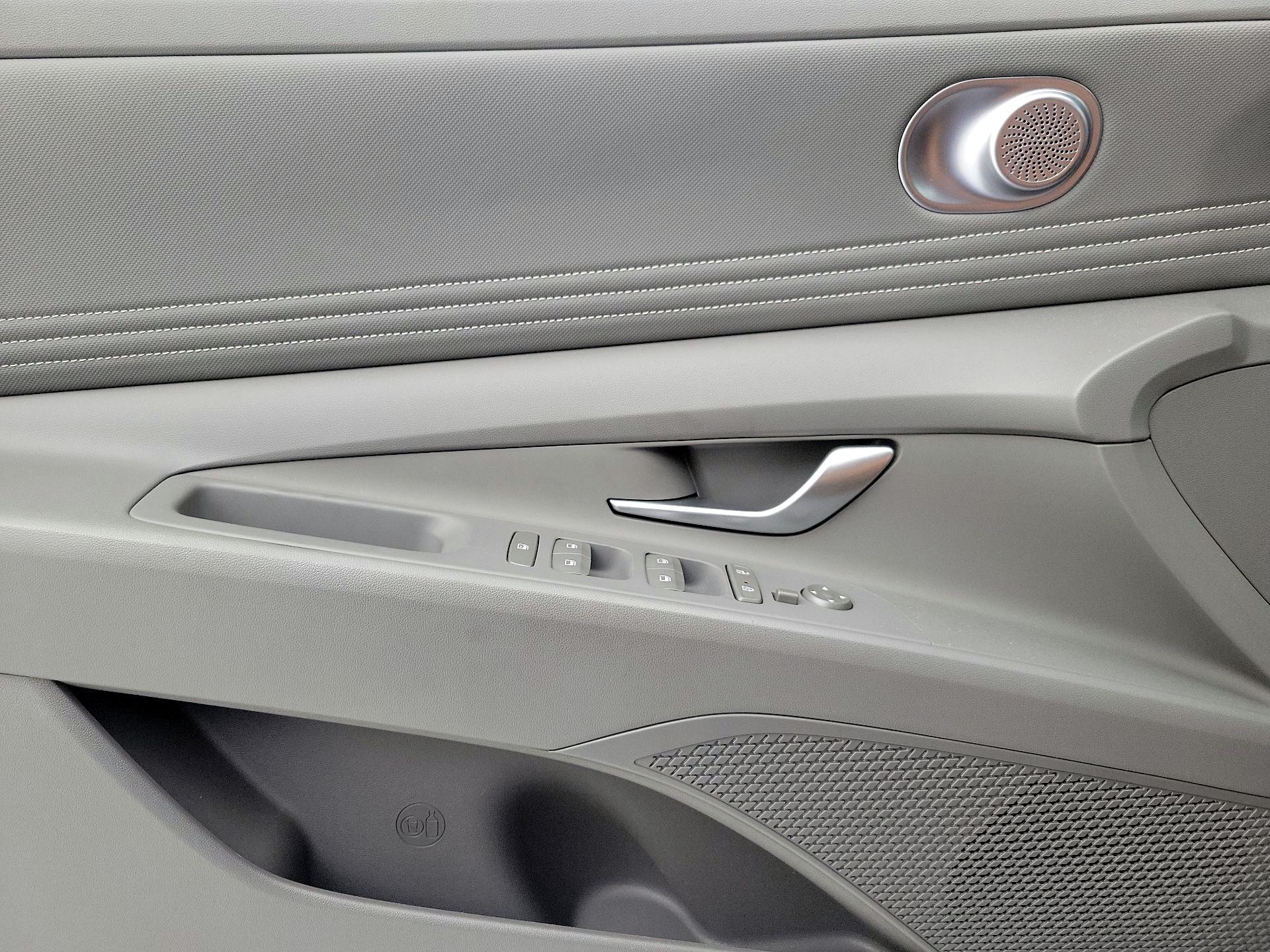 Thumbnail: 2023 Hyundai Elantra - 12