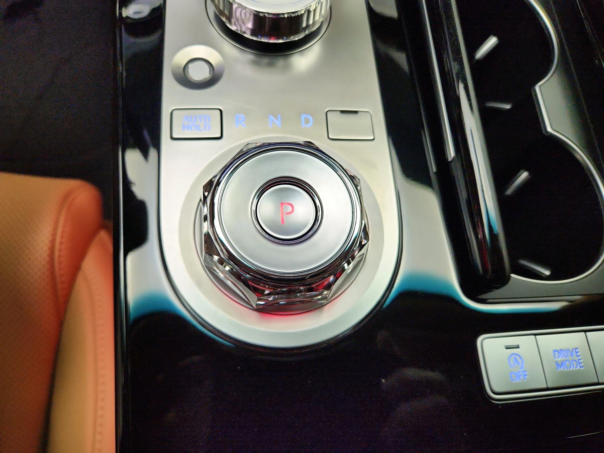 Thumbnail: 2025 Genesis G80 - 18