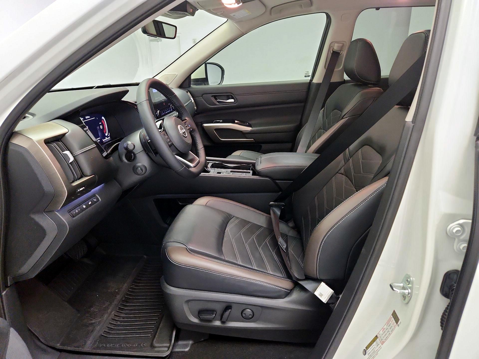 Thumbnail: 2023 Nissan Pathfinder - 11