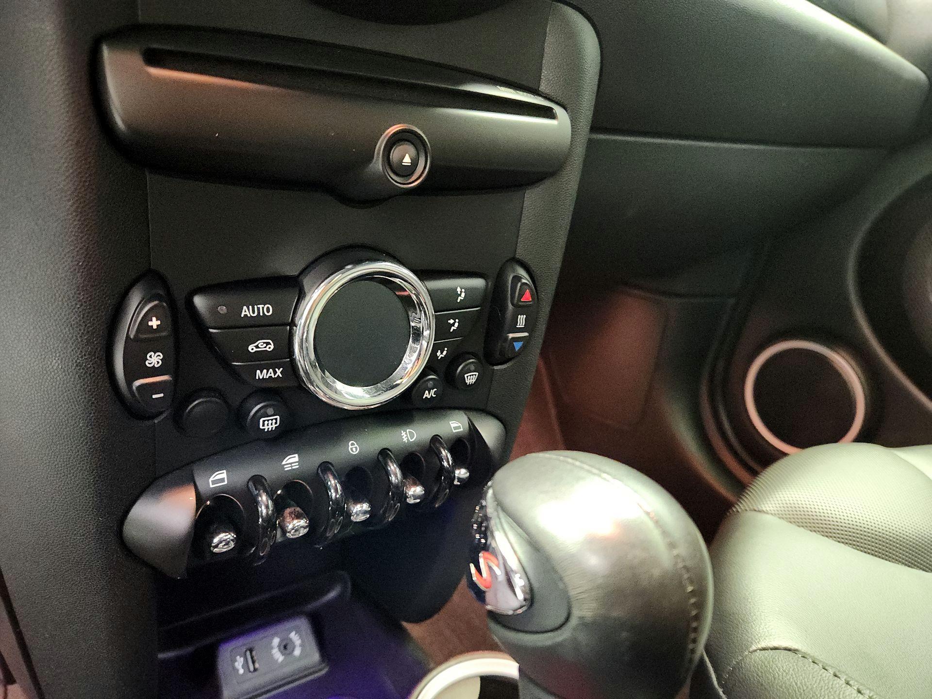 Thumbnail: 2015 MINI Cooper - 14