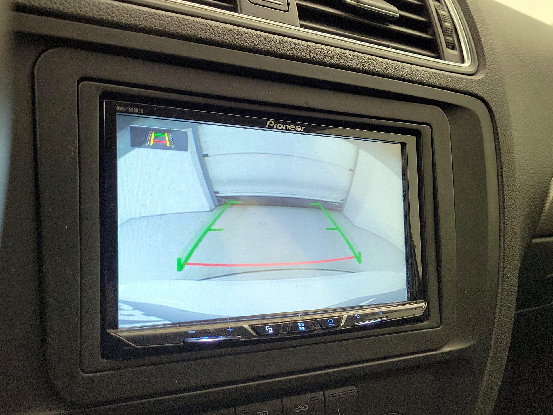 Thumbnail: 2017 Volkswagen Jetta - 14