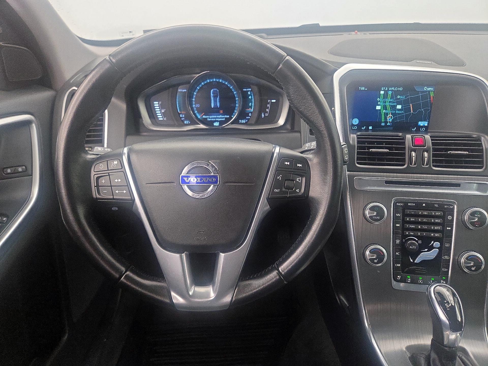 Thumbnail: 2016 Volvo XC60 - 10