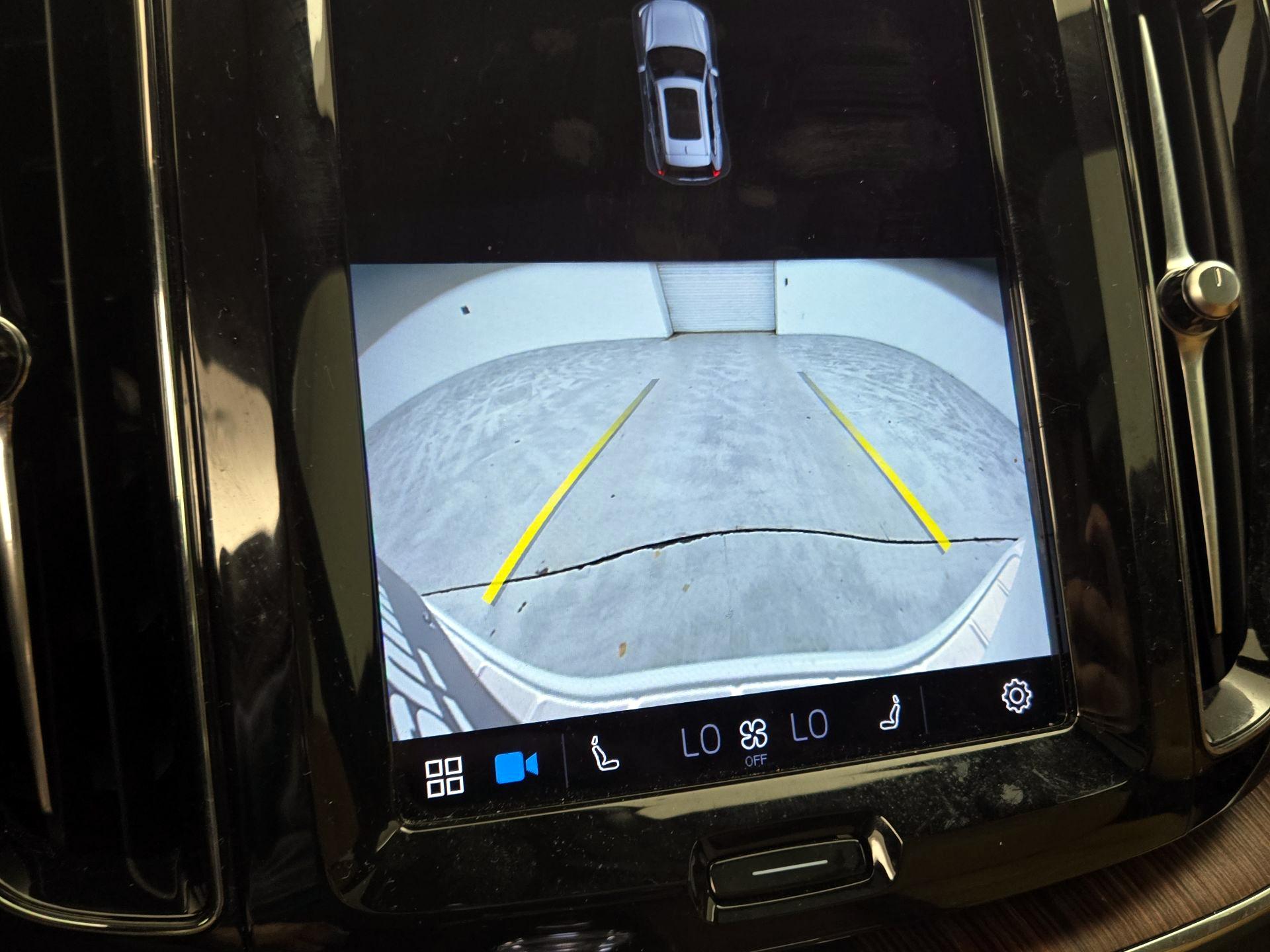 Thumbnail: 2023 Volvo XC60 - 15