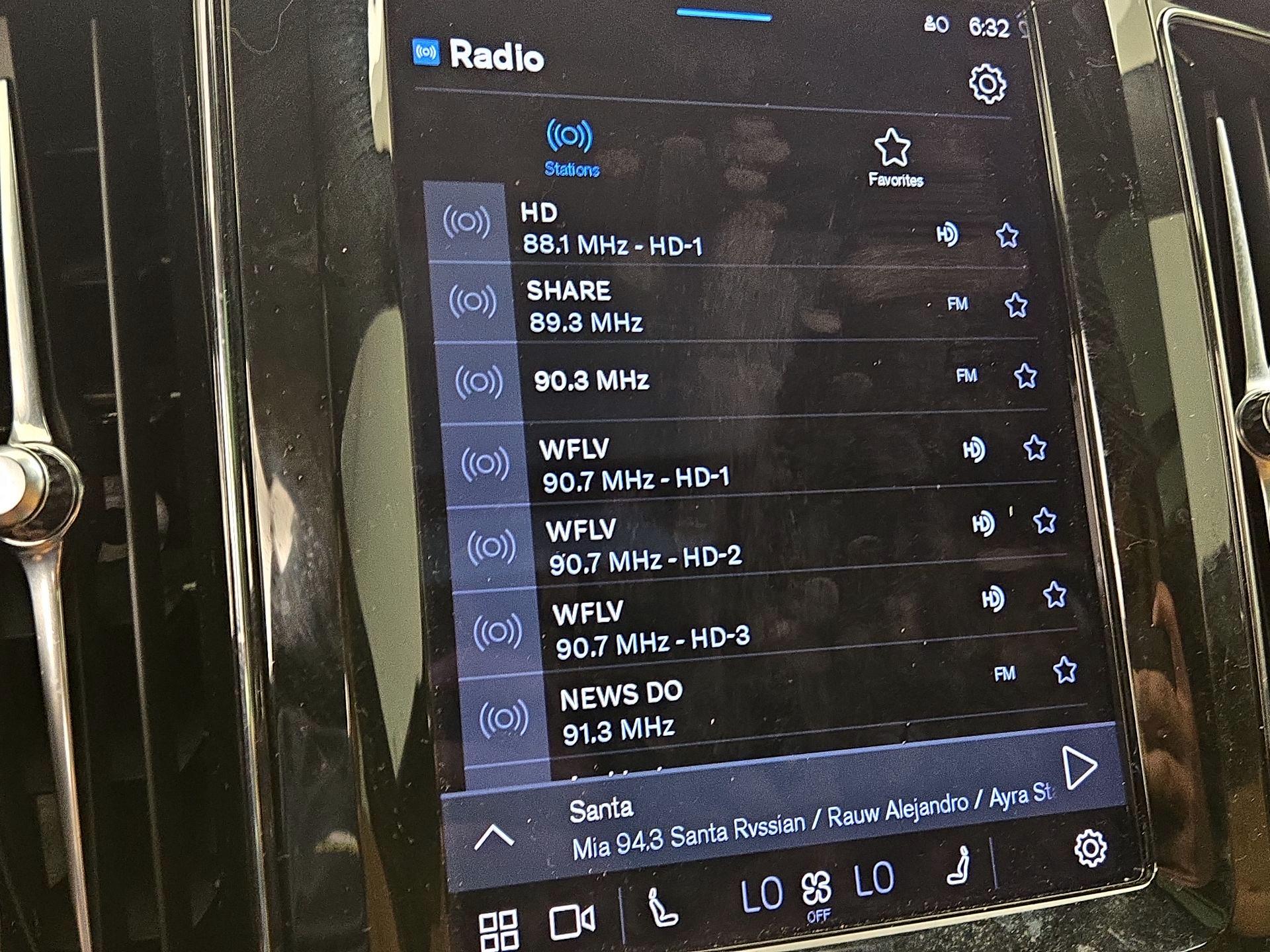 Thumbnail: 2023 Volvo XC60 - 16