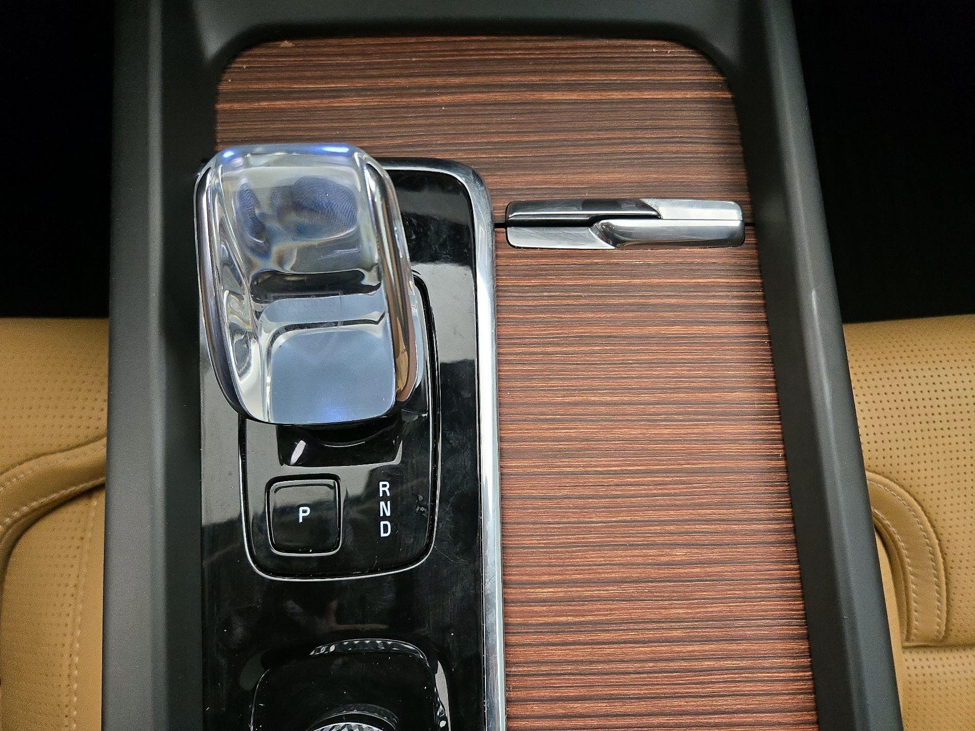 Thumbnail: 2023 Volvo XC60 - 18