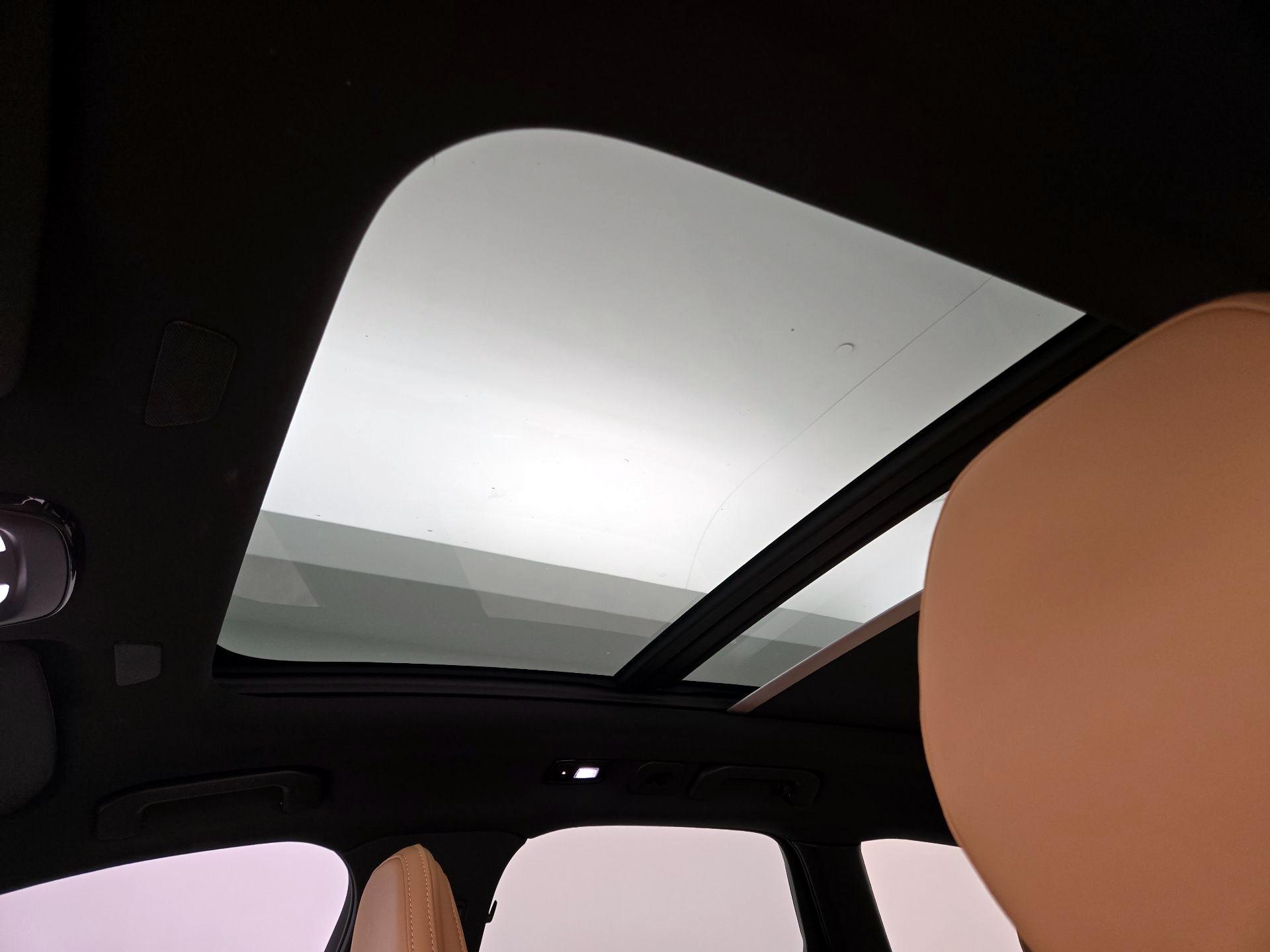 Thumbnail: 2023 Volvo XC60 - 20