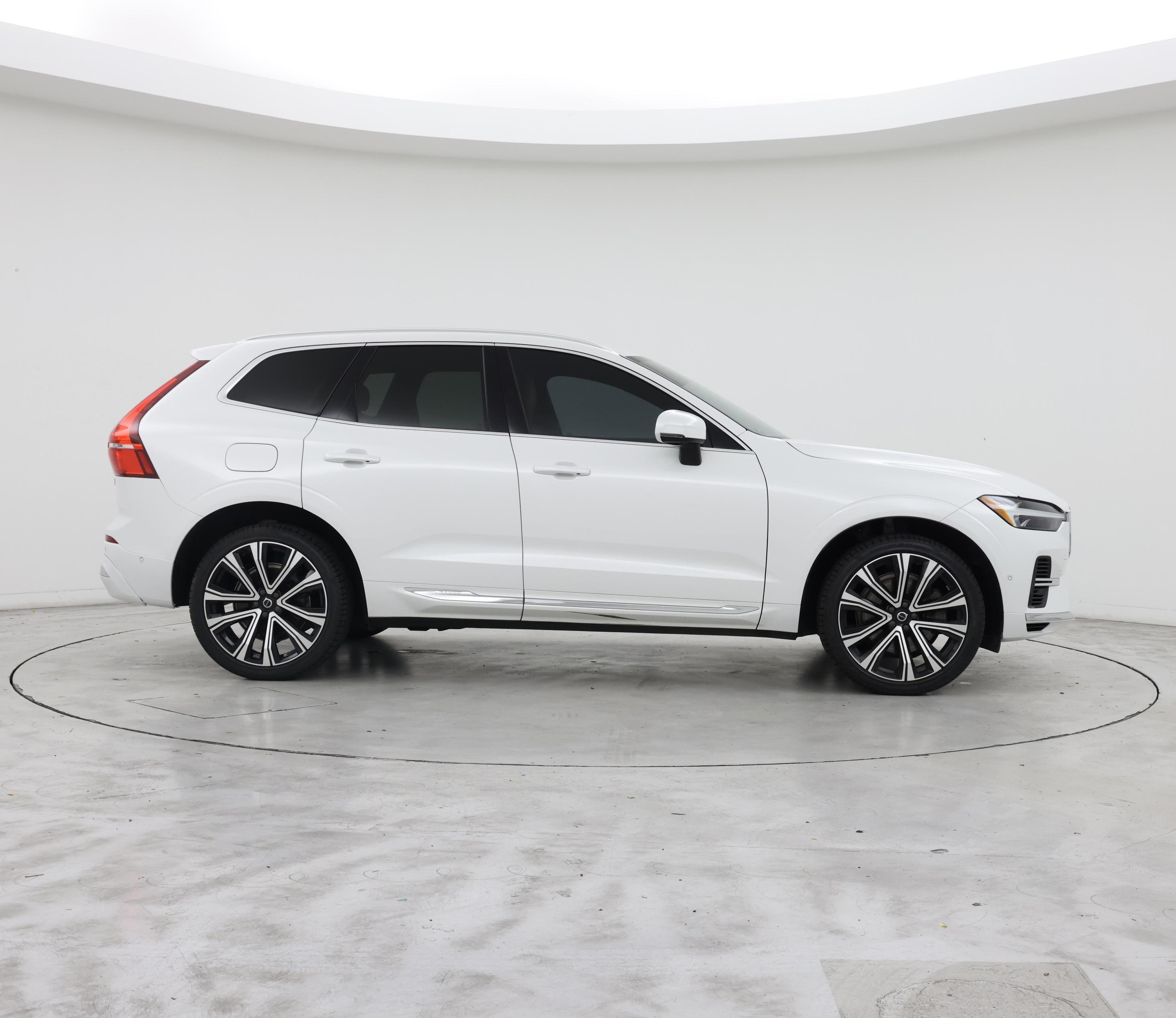 Thumbnail: 2023 Volvo XC60 - 7