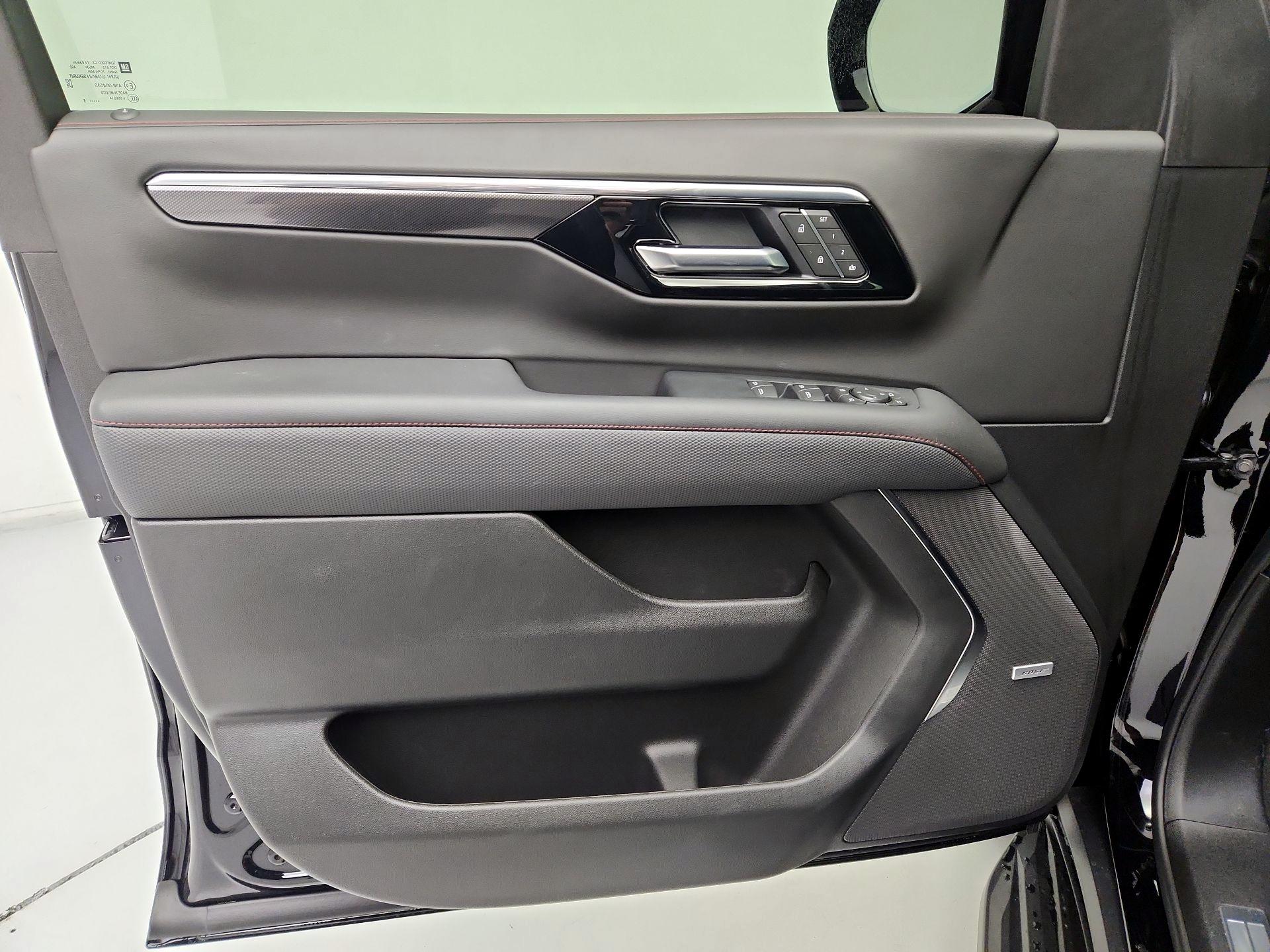 Thumbnail: 2025 Chevrolet Suburban - 12