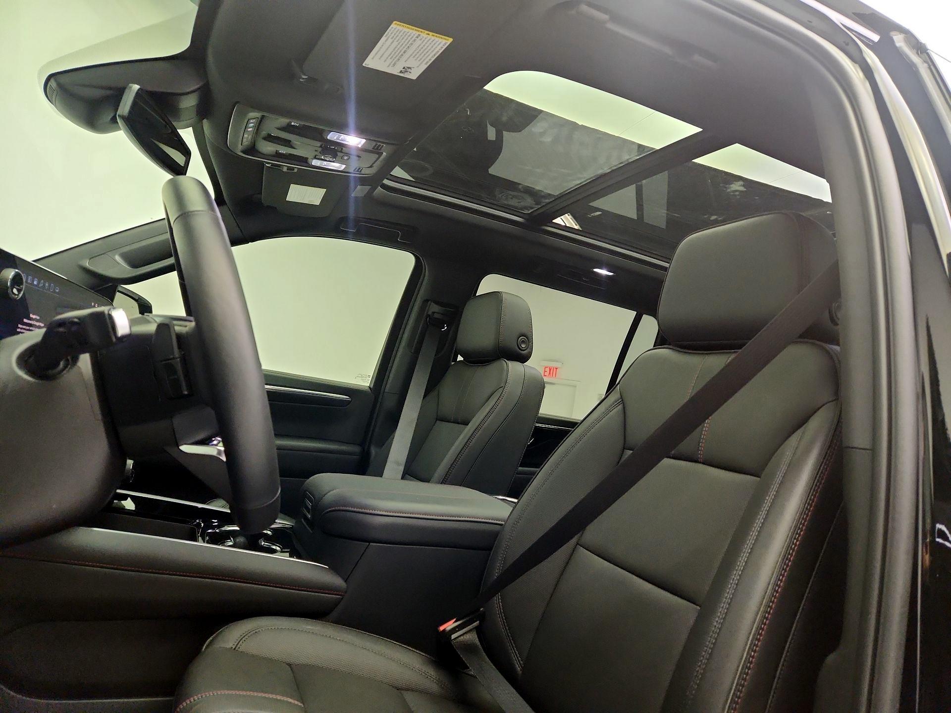 Thumbnail: 2025 Chevrolet Suburban - 20