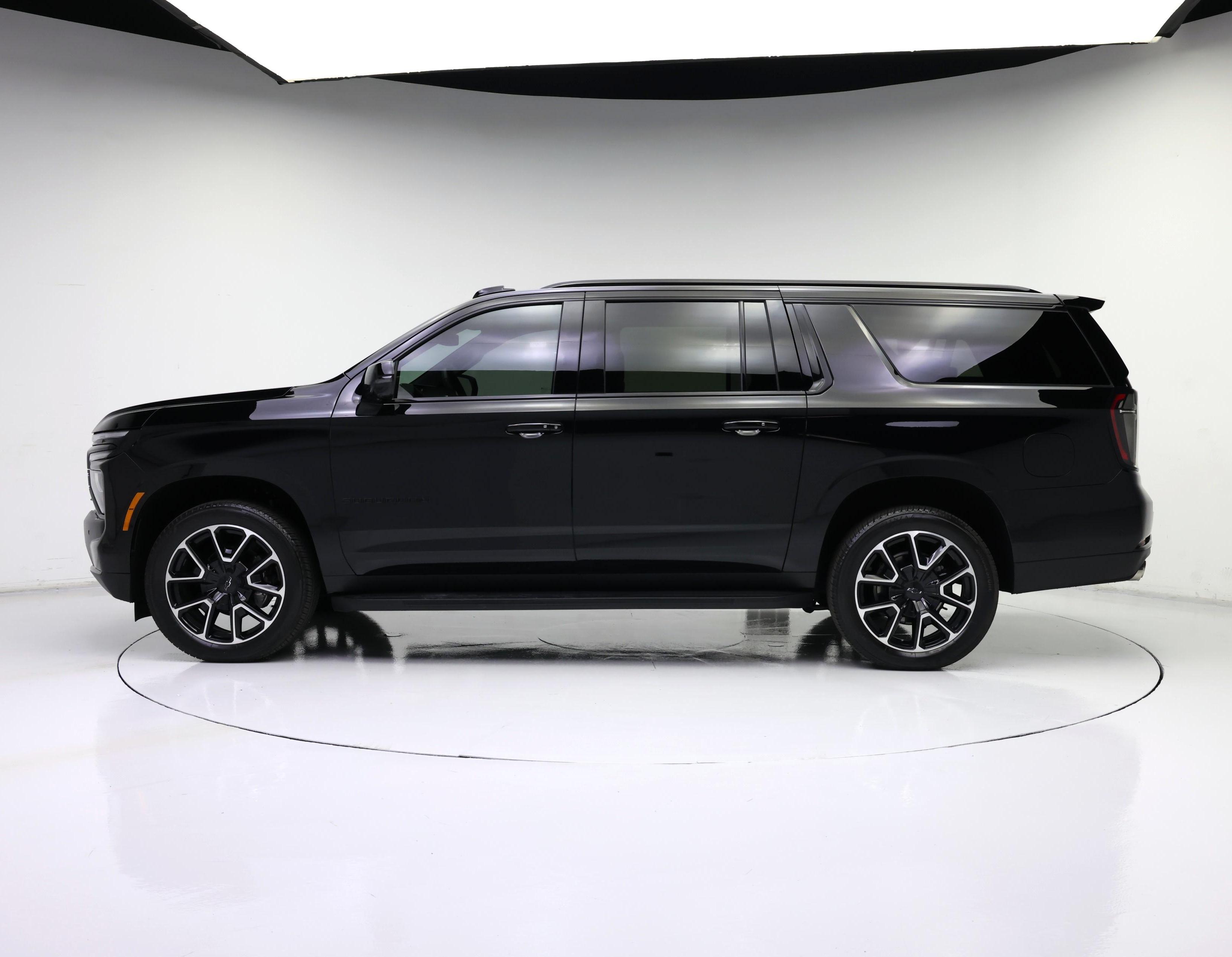 Thumbnail: 2025 Chevrolet Suburban - 3