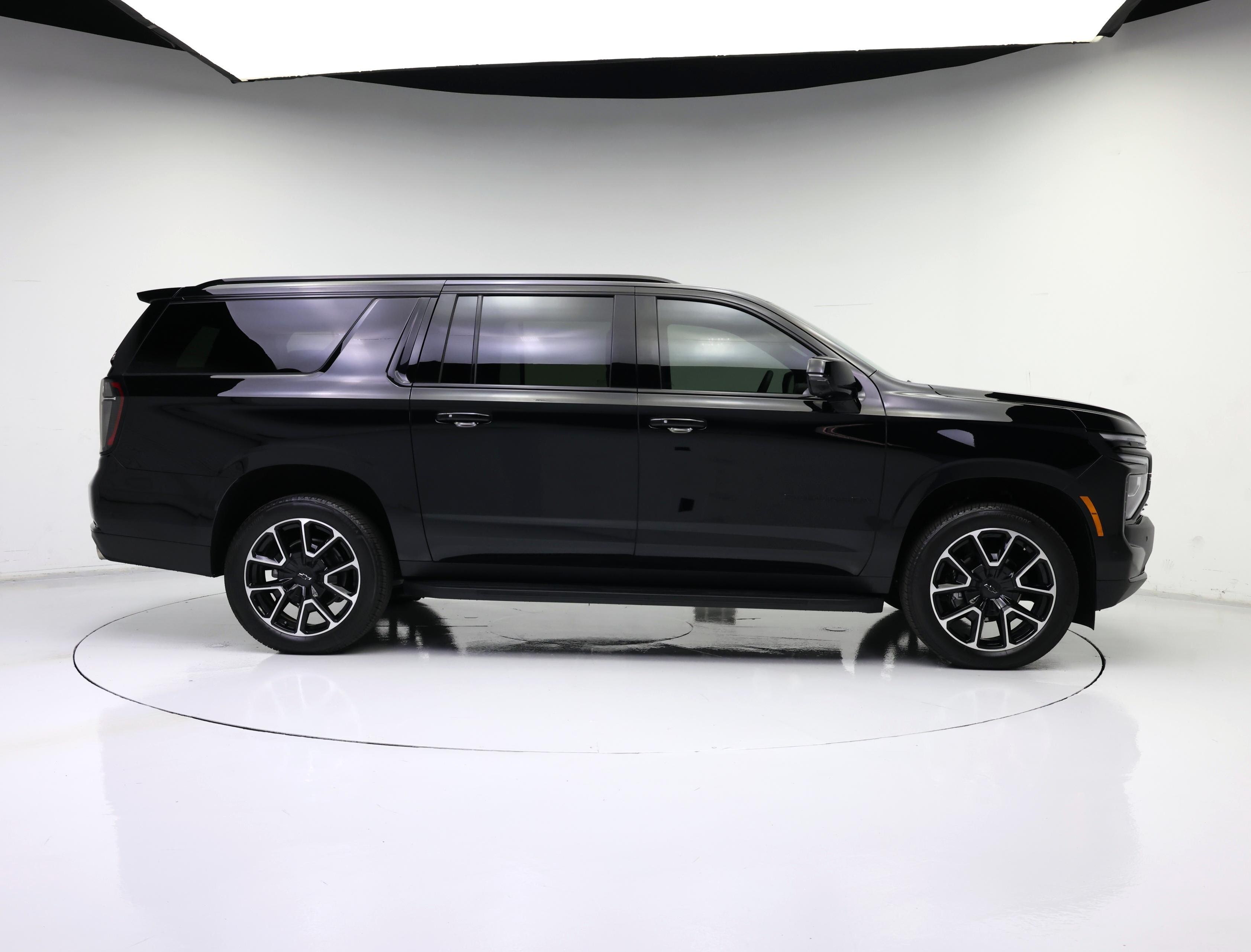 Thumbnail: 2025 Chevrolet Suburban - 7