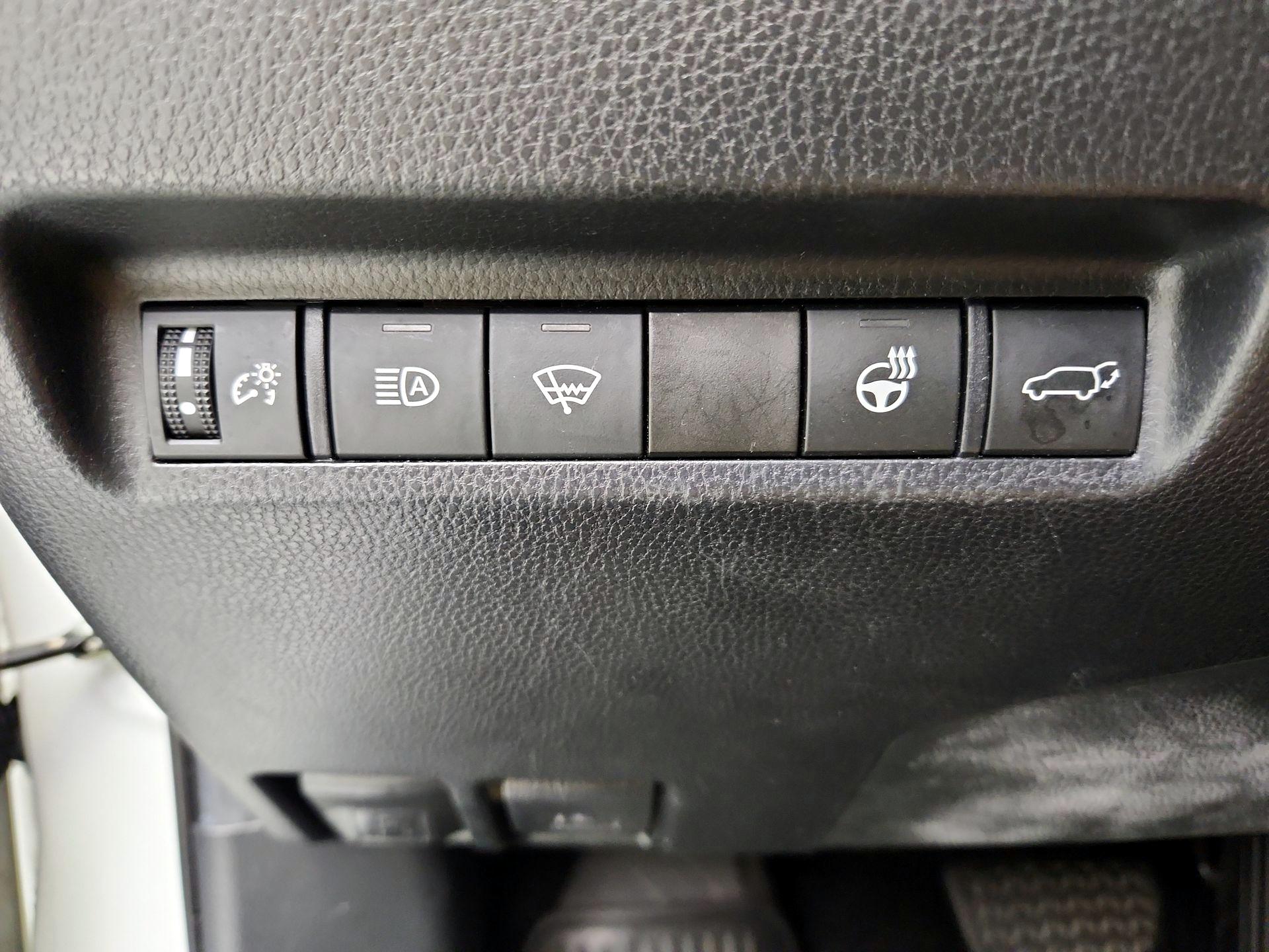 Thumbnail: 2020 Toyota RAV4 - 13