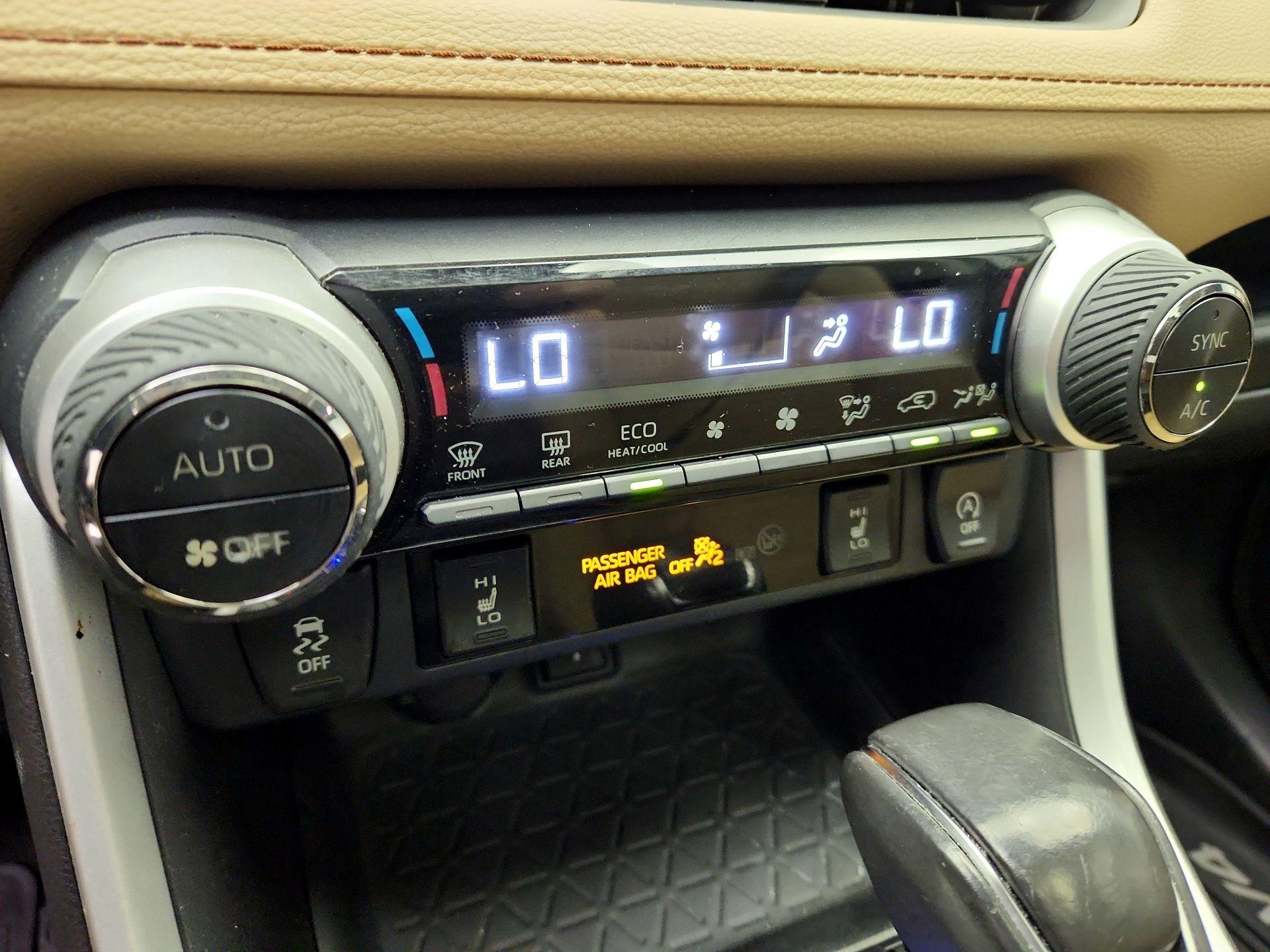 Thumbnail: 2020 Toyota RAV4 - 16
