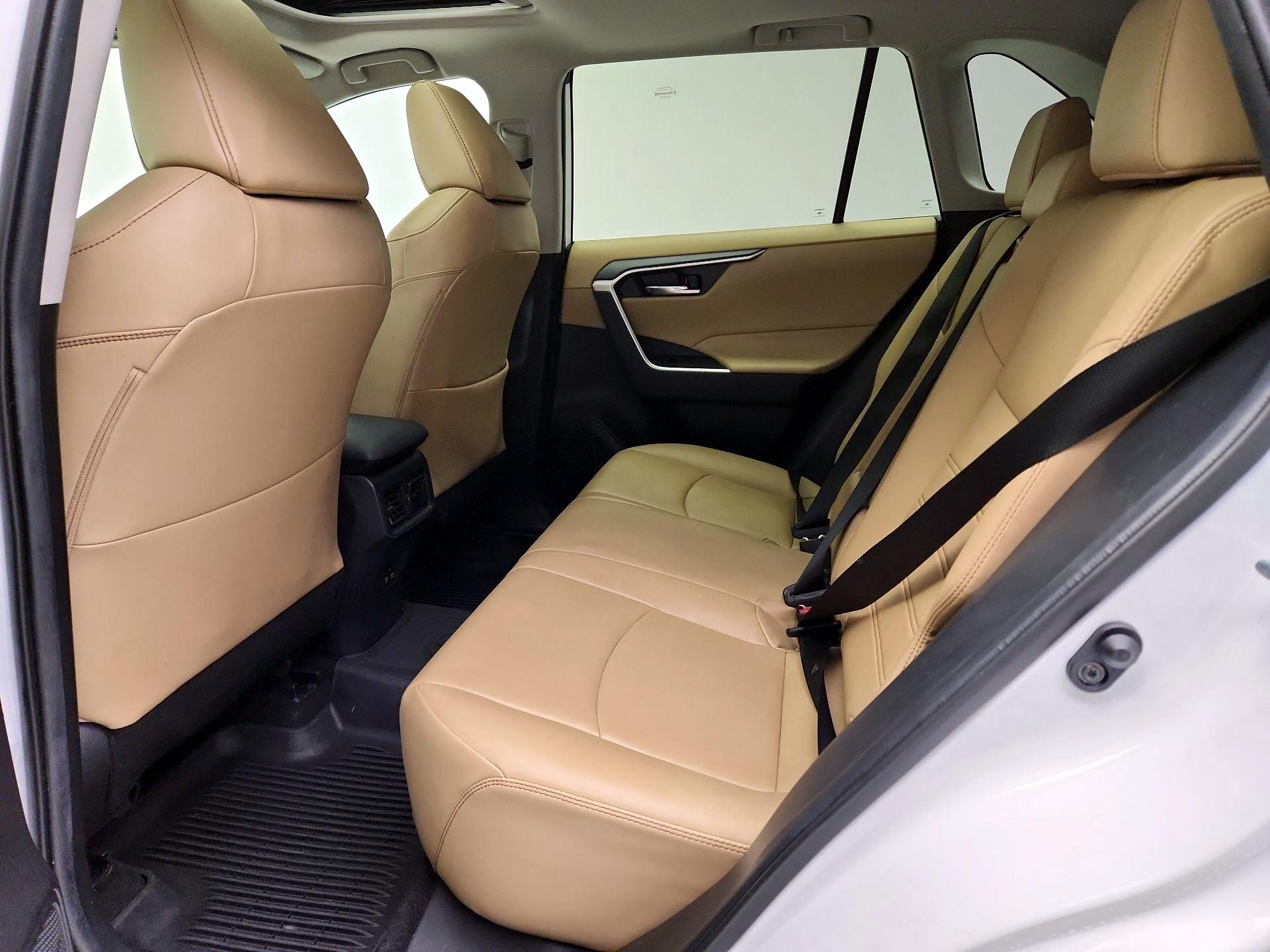 Thumbnail: 2020 Toyota RAV4 - 20