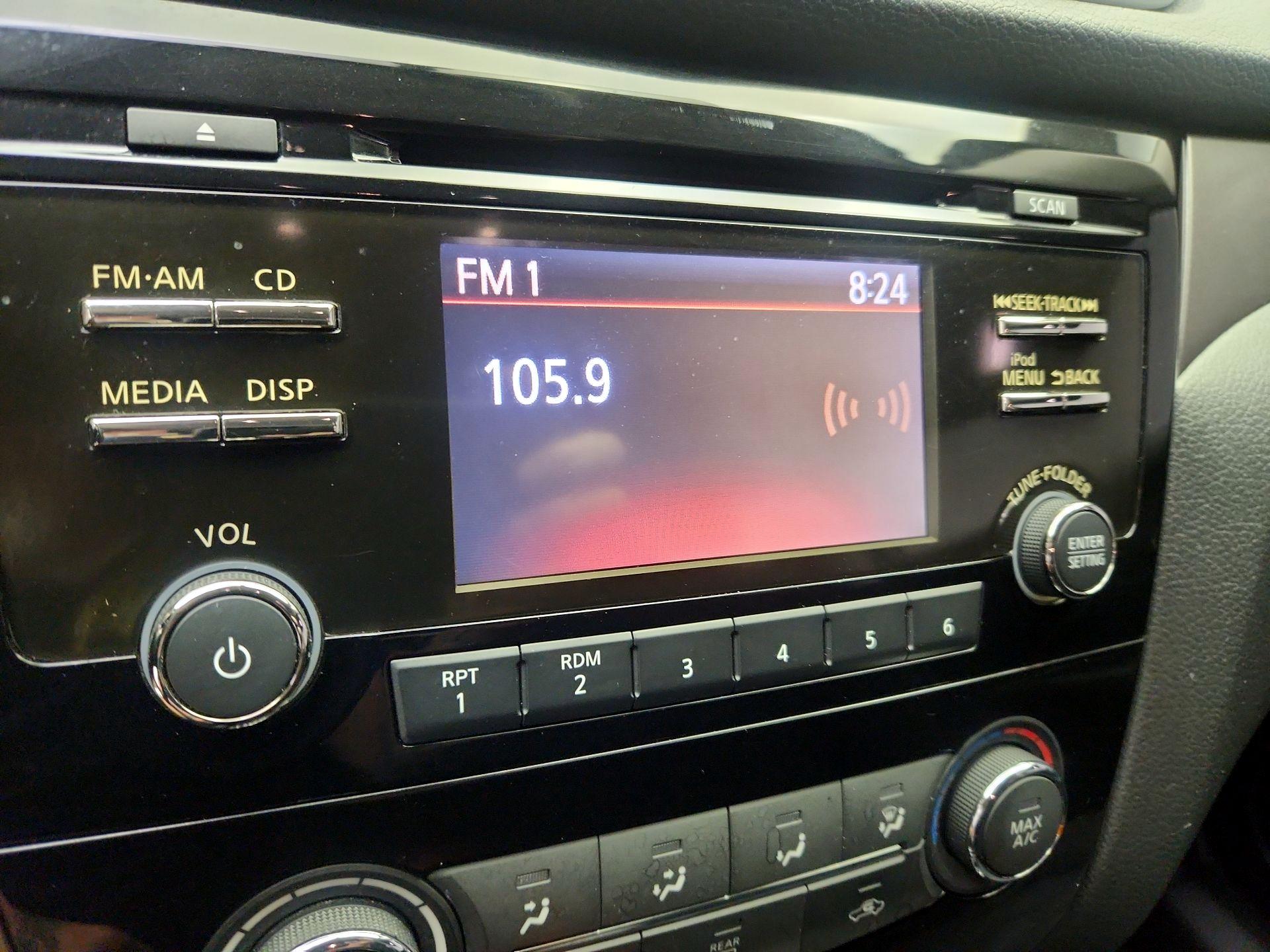 Thumbnail: 2015 Nissan Rogue - 15