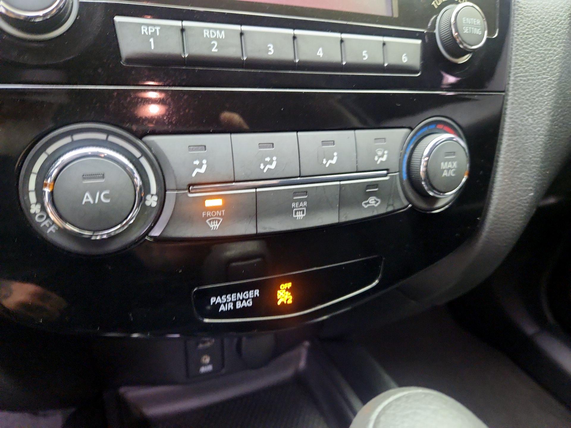 Thumbnail: 2015 Nissan Rogue - 16