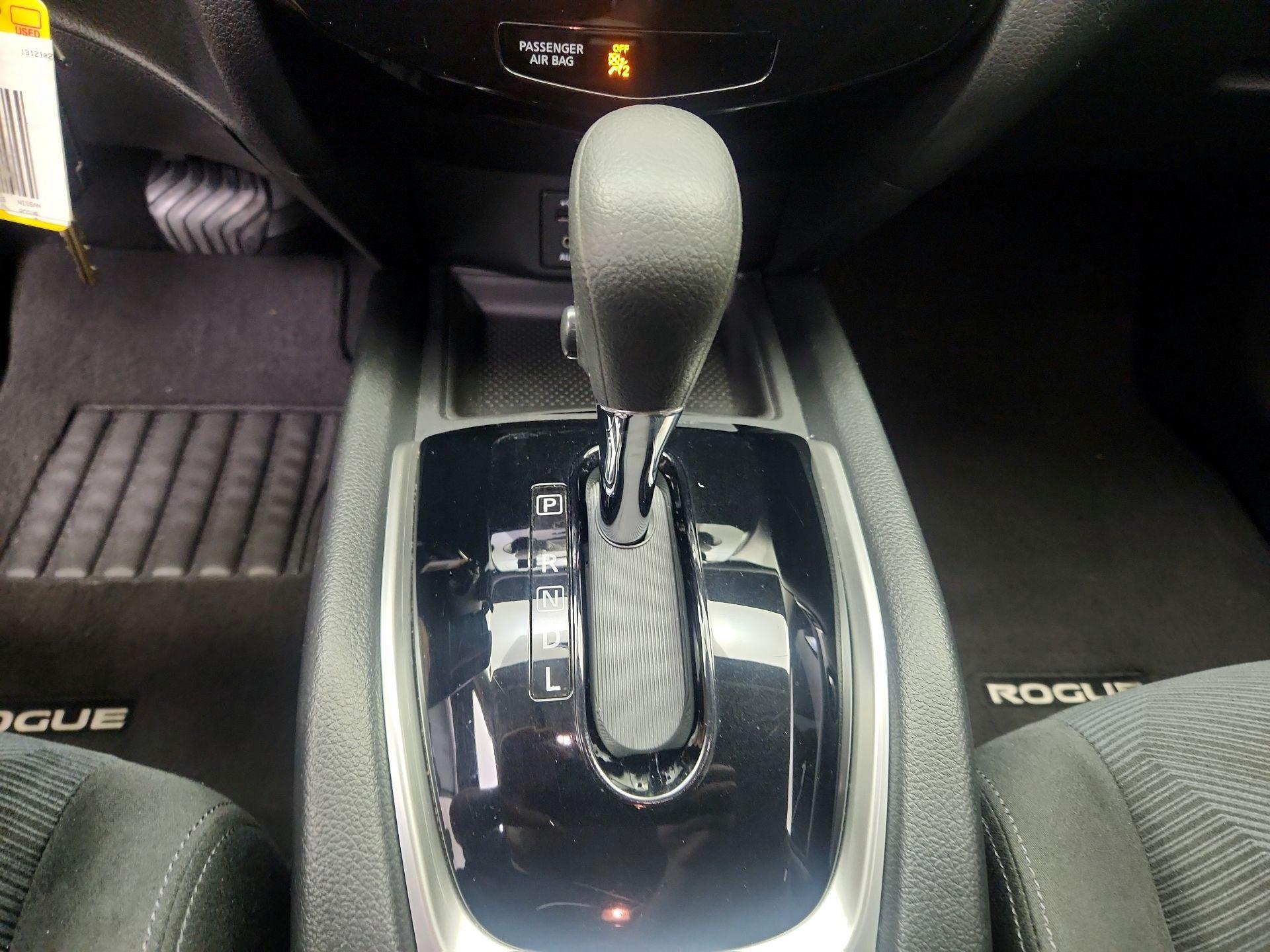 Thumbnail: 2015 Nissan Rogue - 17