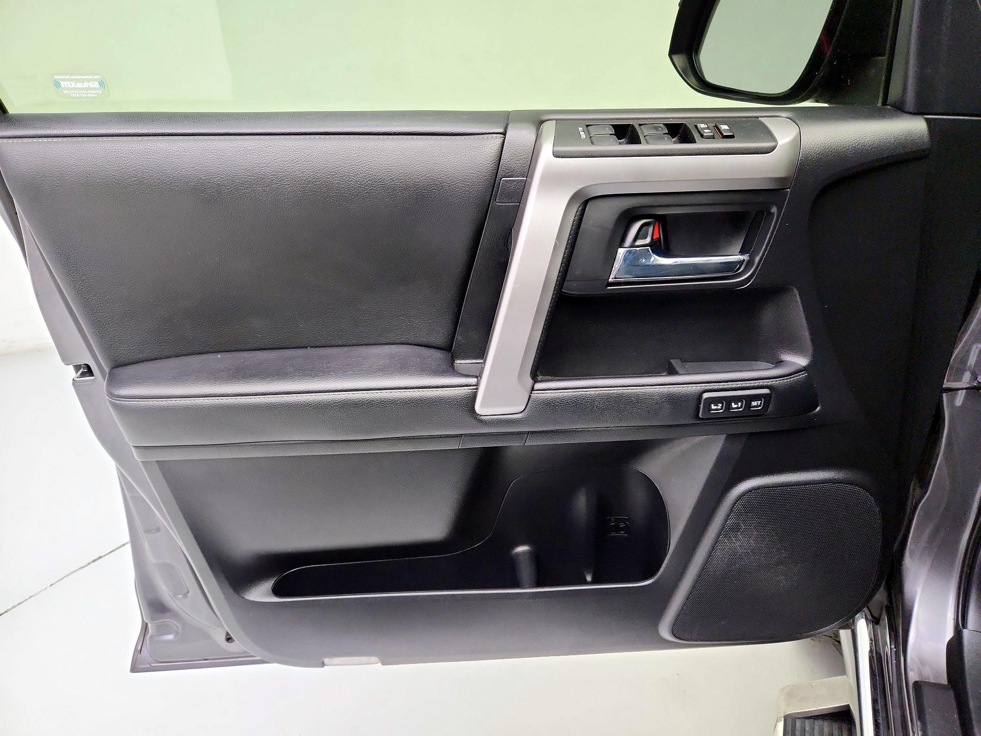 Thumbnail: 2020 Toyota 4Runner - 12