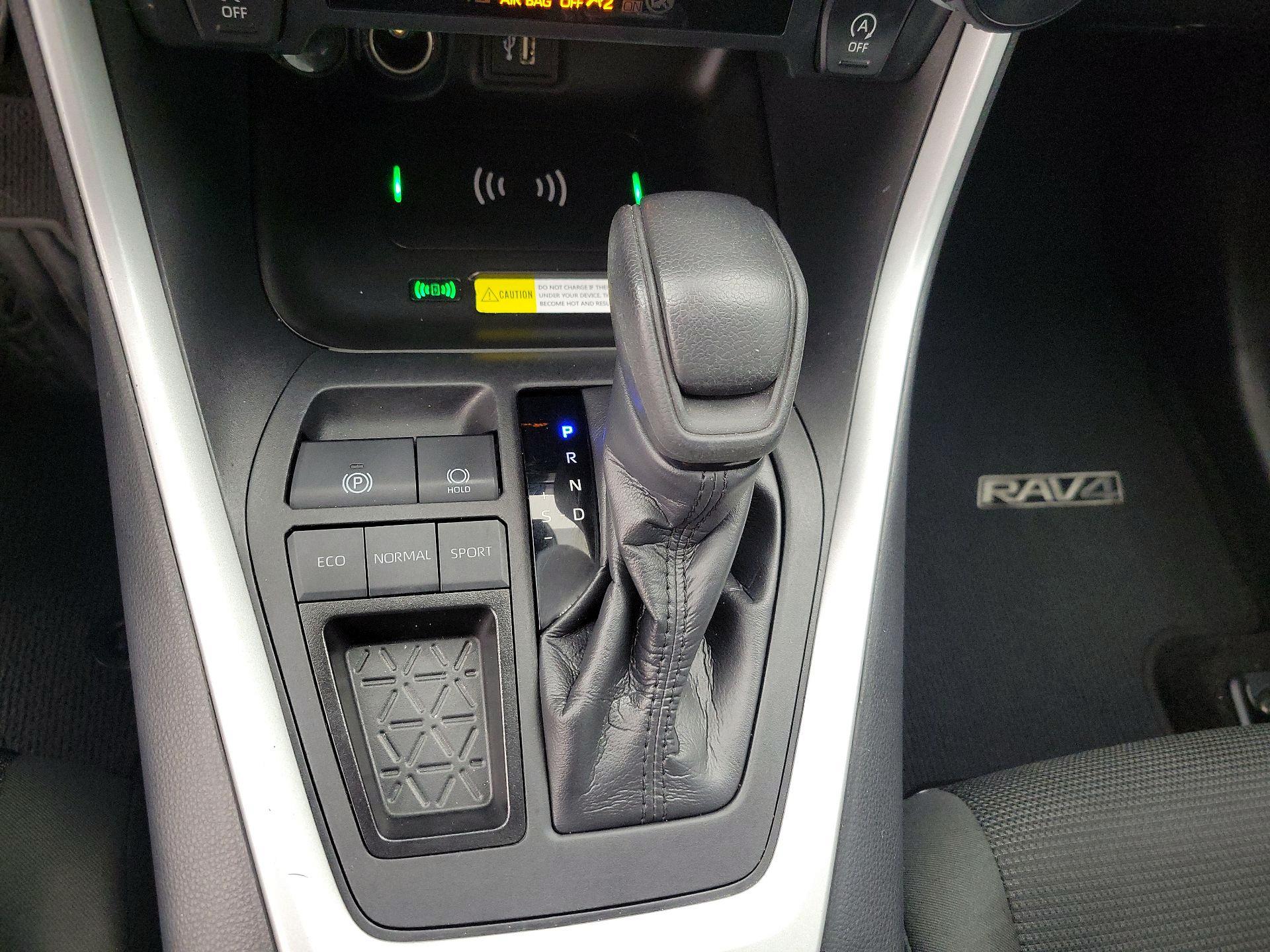 Thumbnail: 2024 Toyota RAV4 - 17