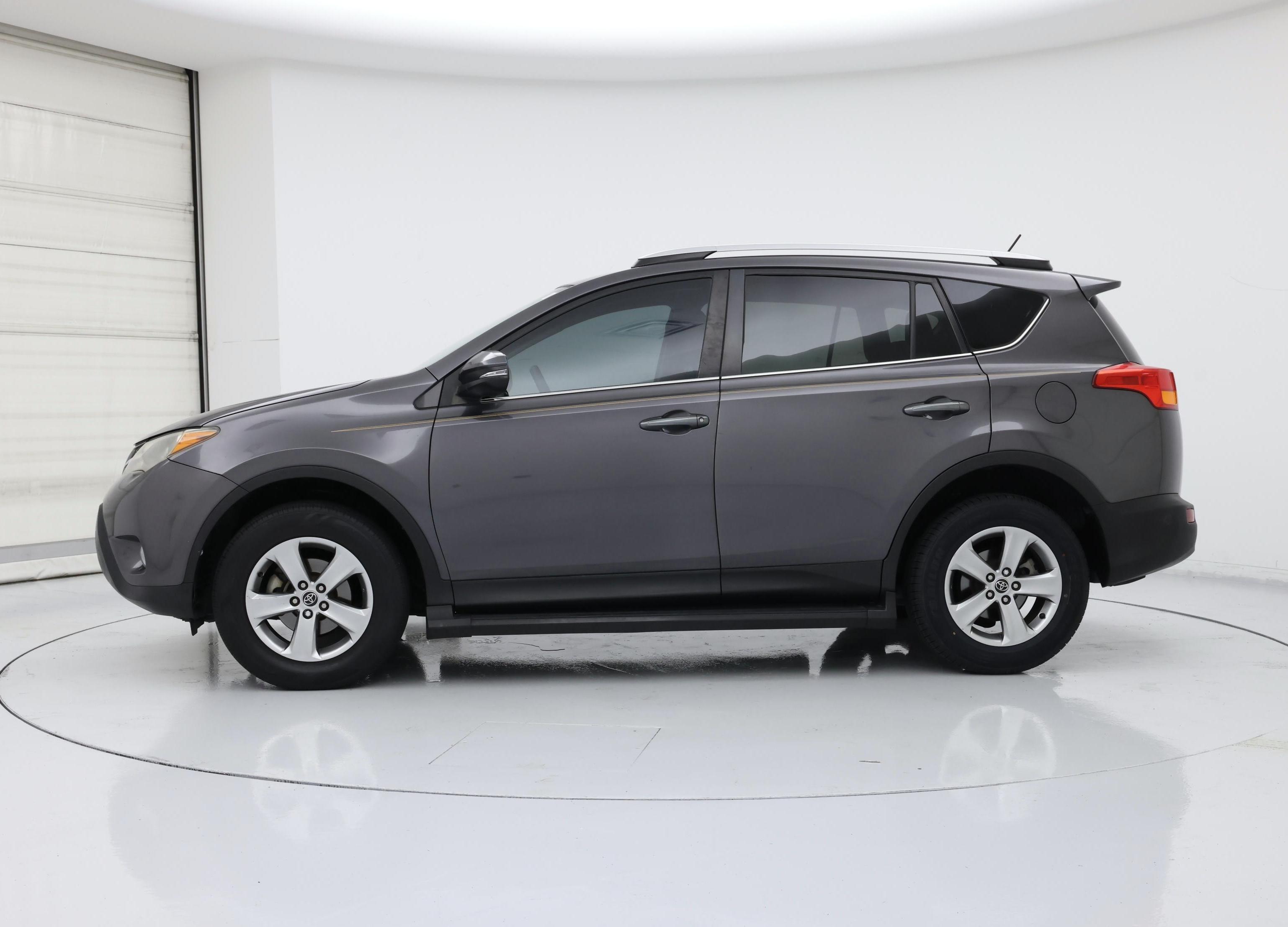Thumbnail: 2015 Toyota RAV4 - 3