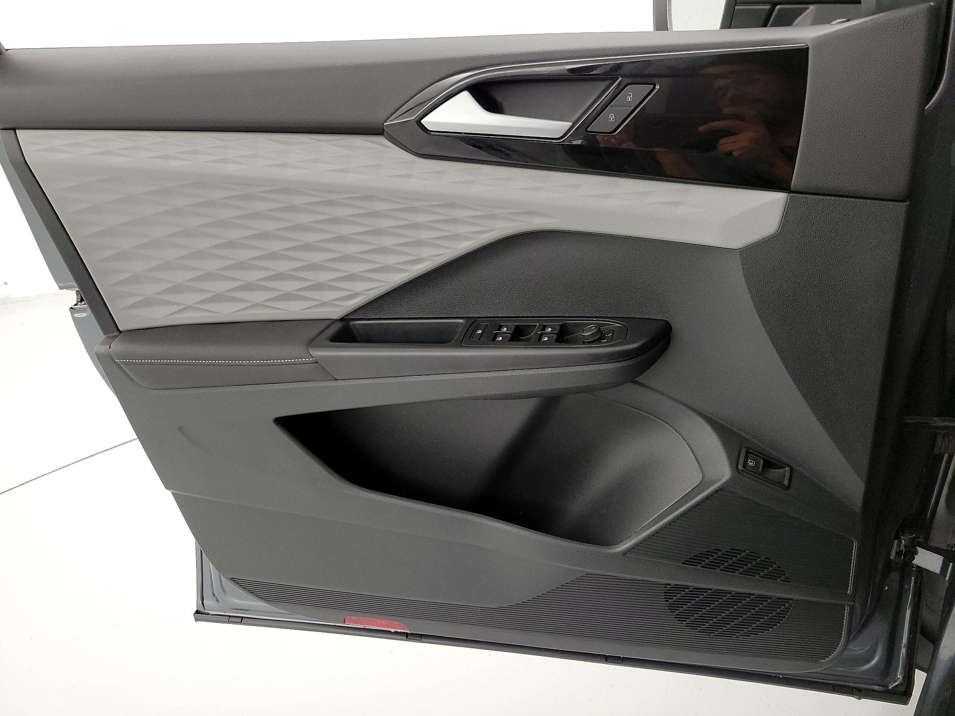 Thumbnail: 2024 Volkswagen Taos - 12