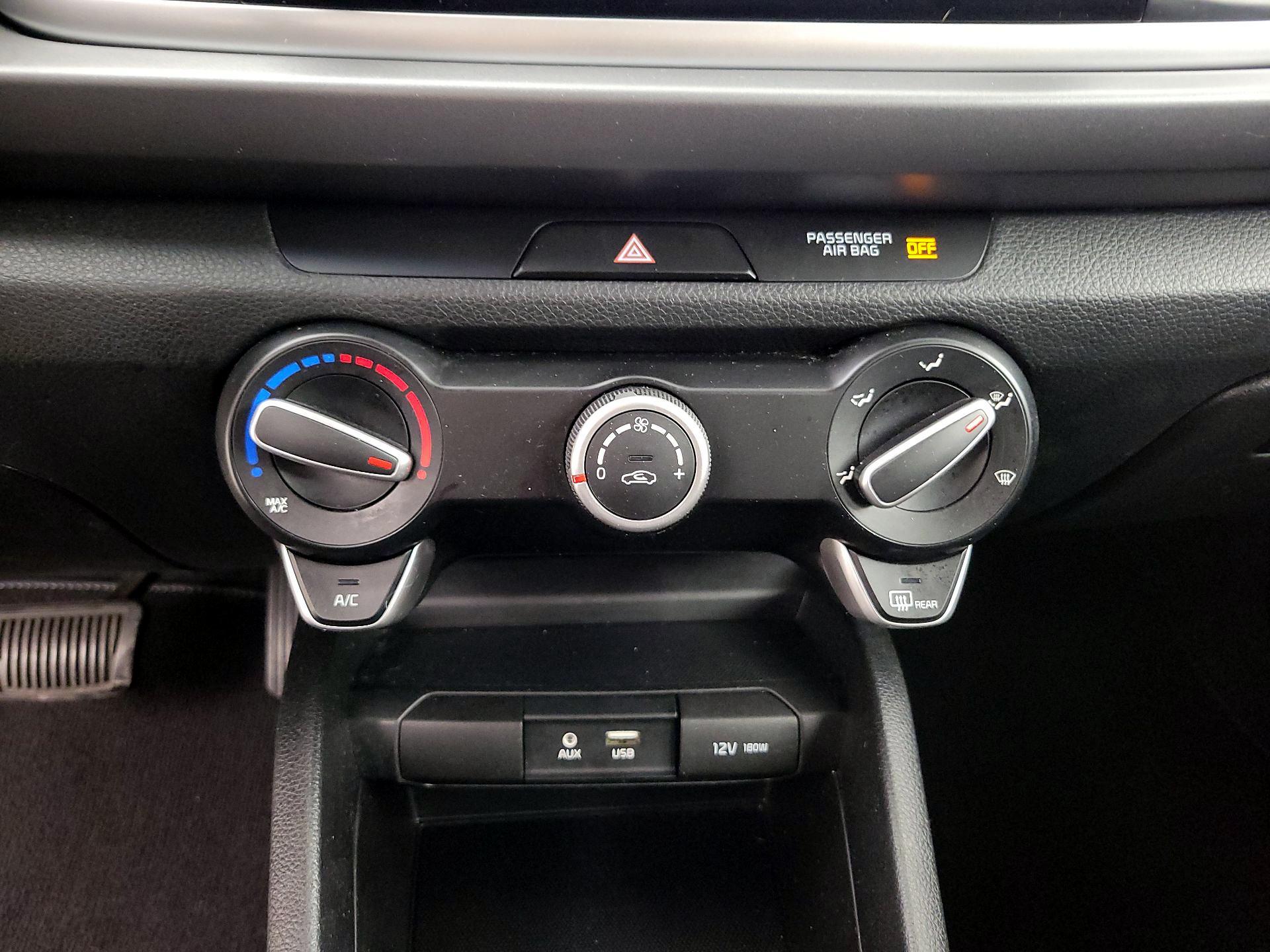 Thumbnail: 2019 Kia Rio - 16