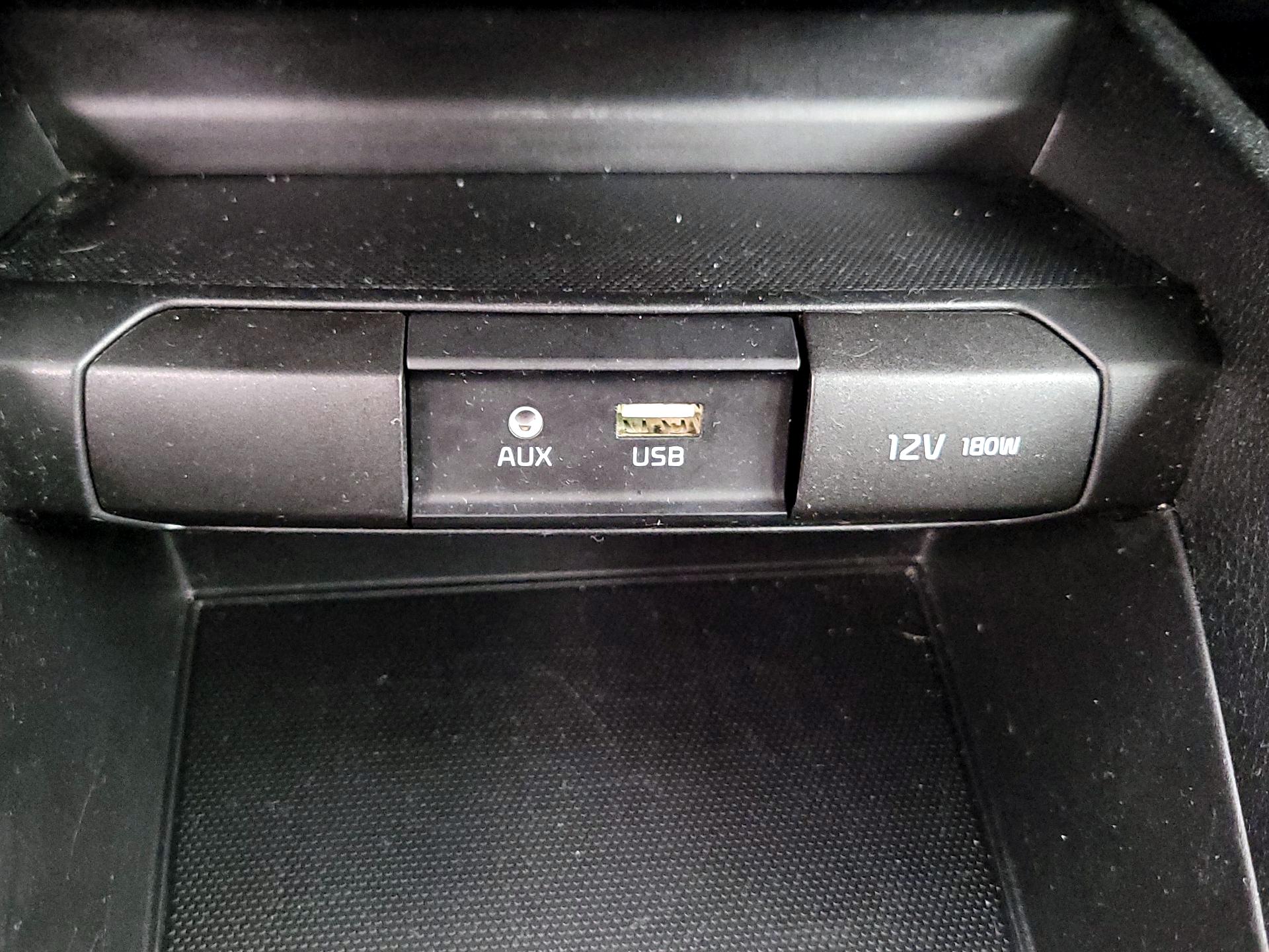 Thumbnail: 2019 Kia Rio - 18