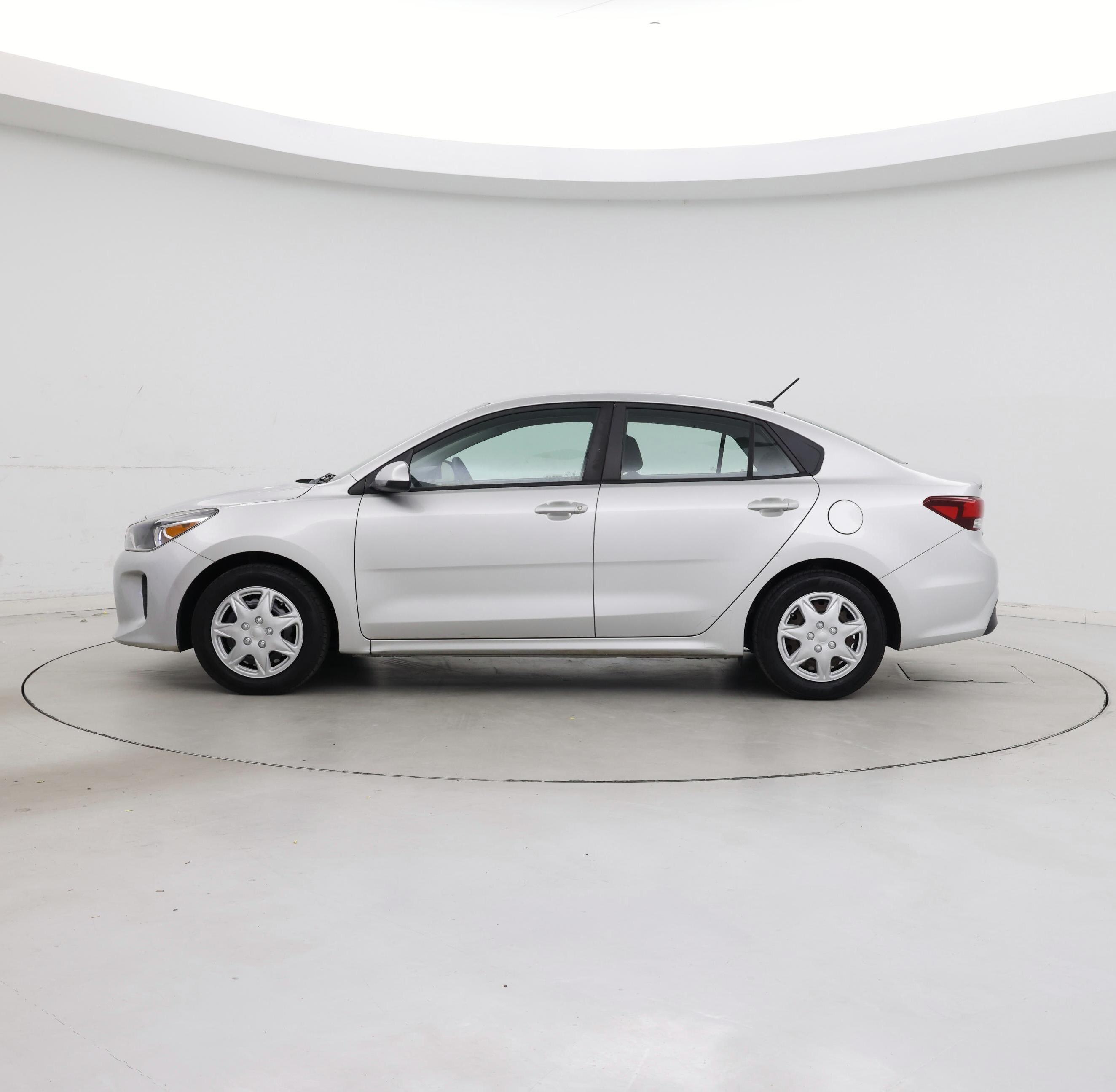 Thumbnail: 2019 Kia Rio - 3