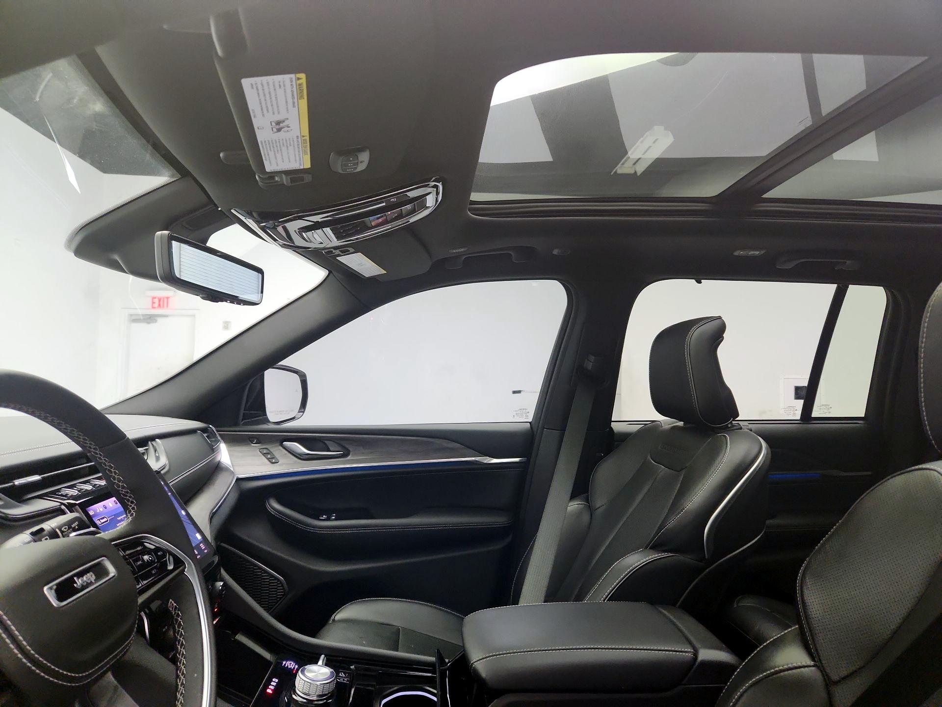 Thumbnail: 2024 Jeep Grand Cherokee - 18