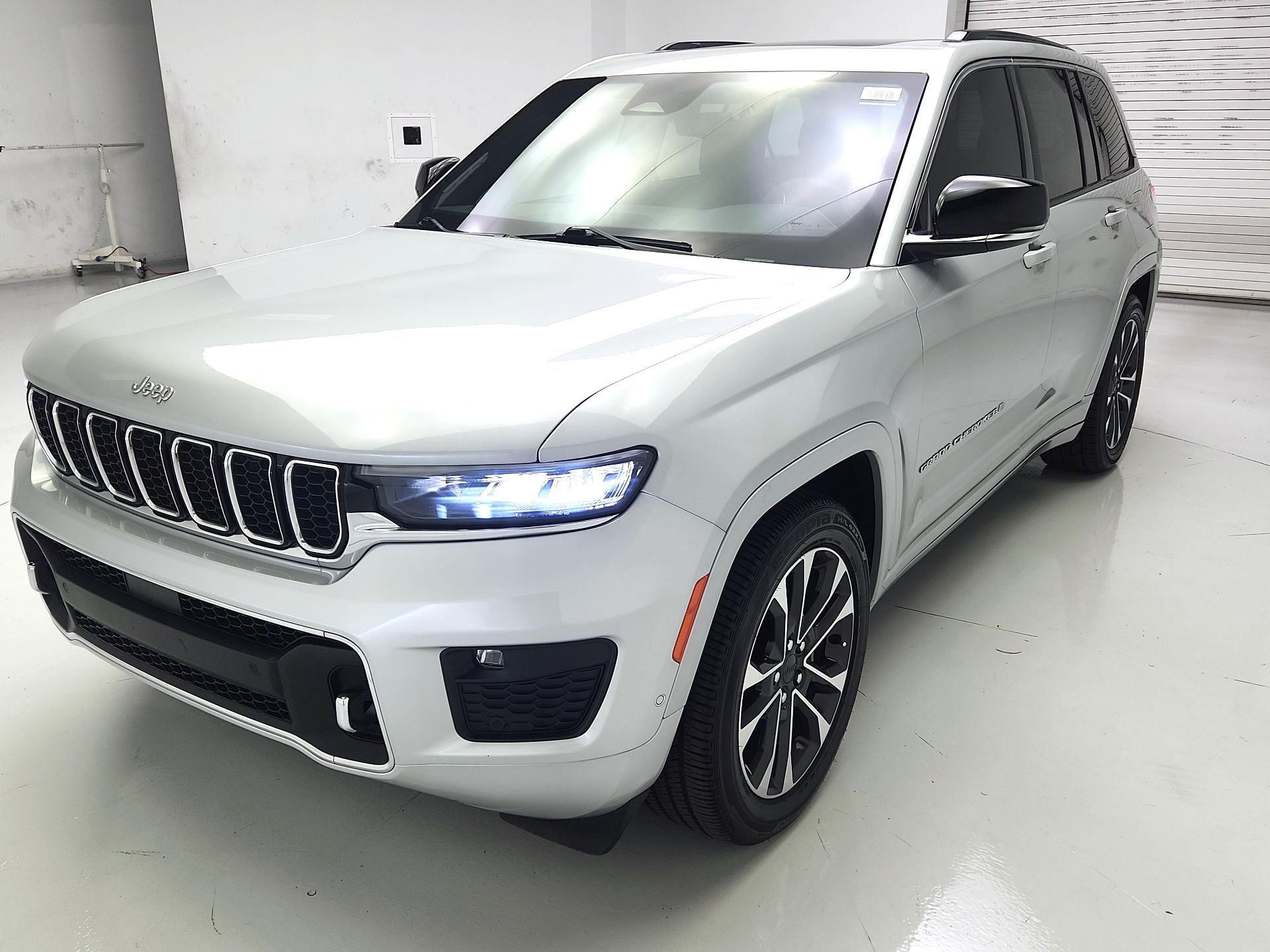 Thumbnail: 2024 Jeep Grand Cherokee - 3