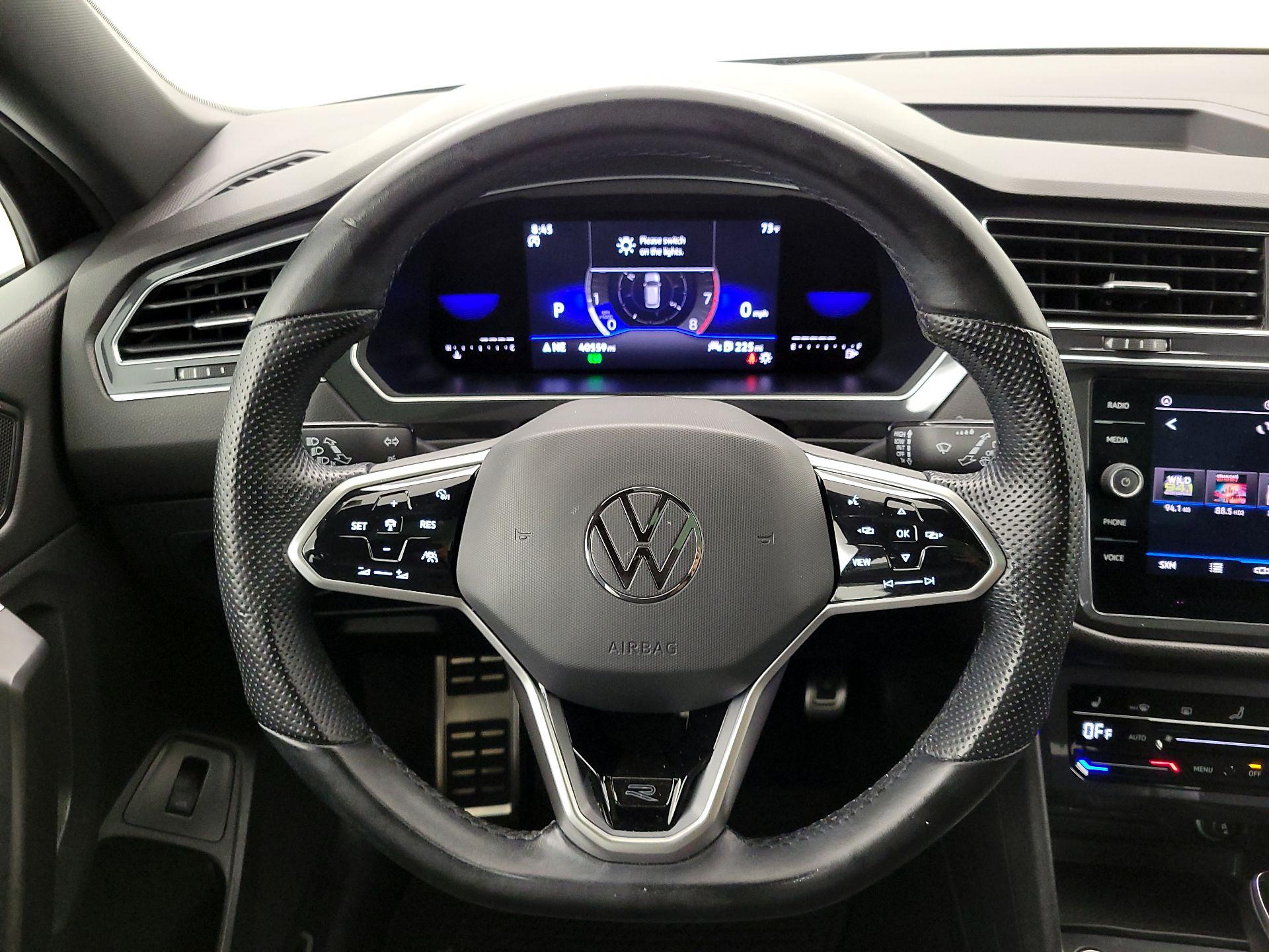 Thumbnail: 2022 Volkswagen Tiguan - 10