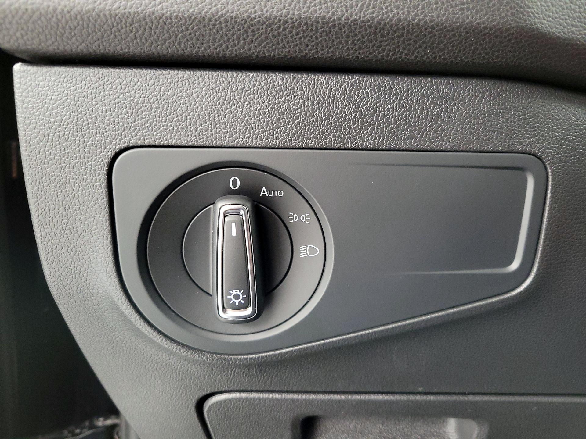 Thumbnail: 2022 Volkswagen Tiguan - 13