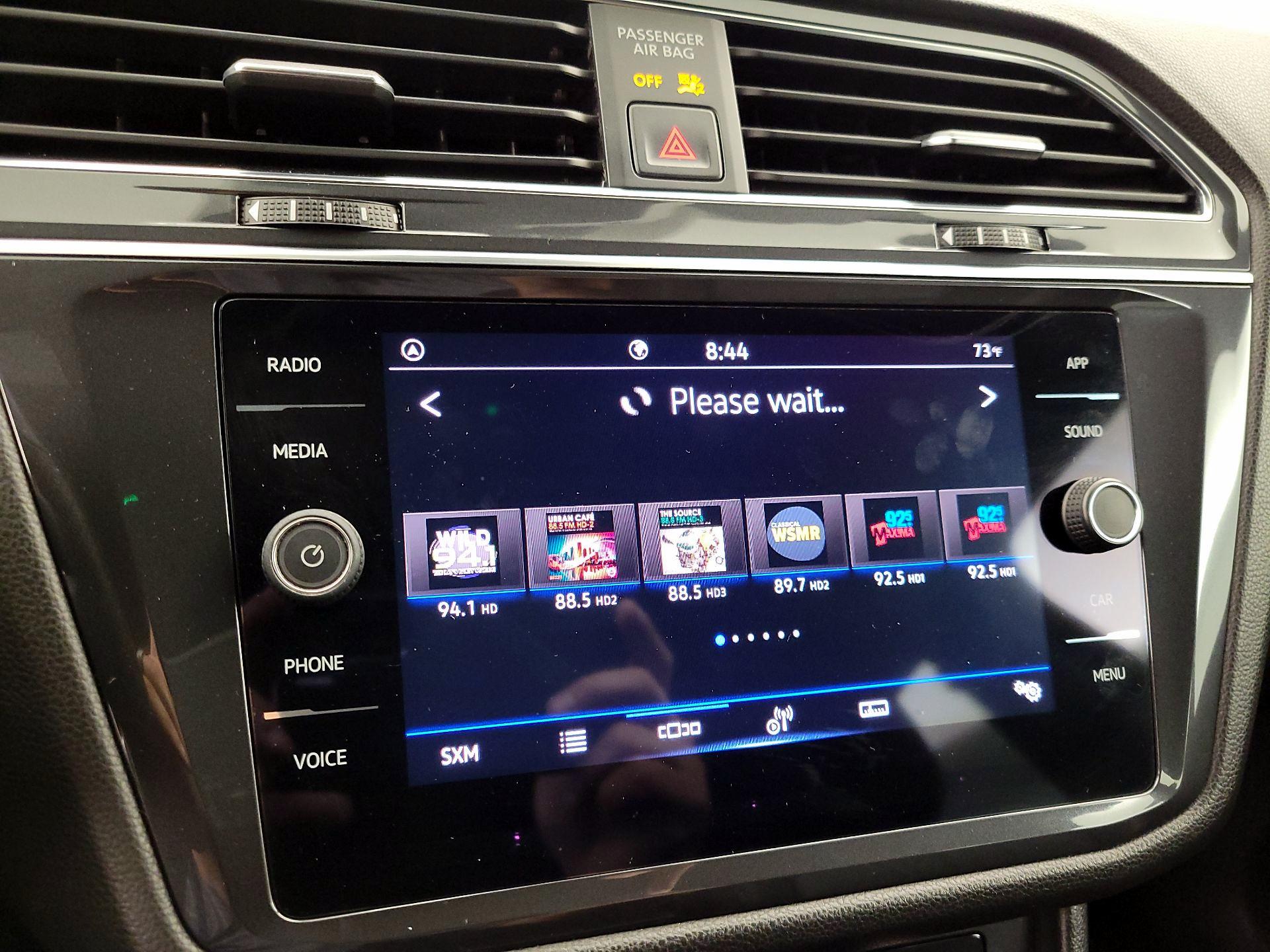 Thumbnail: 2022 Volkswagen Tiguan - 15