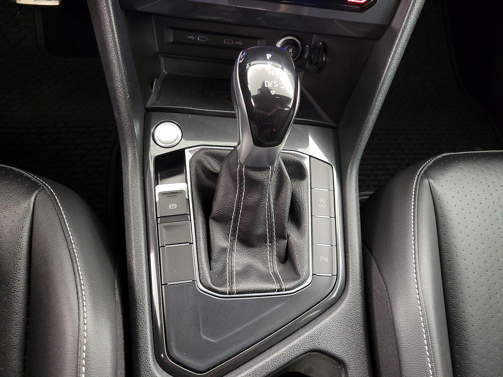 Thumbnail: 2022 Volkswagen Tiguan - 17