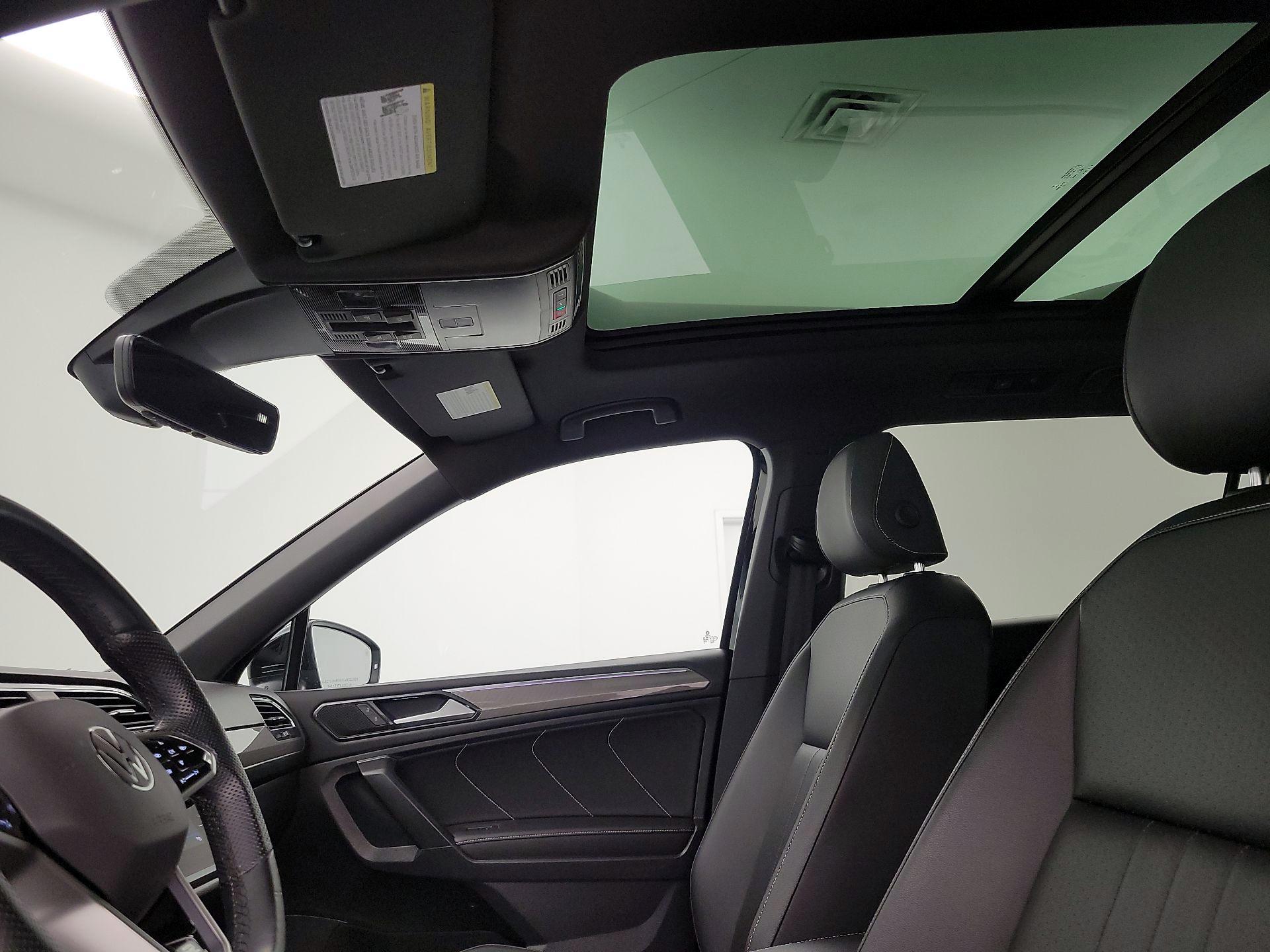 Thumbnail: 2022 Volkswagen Tiguan - 19