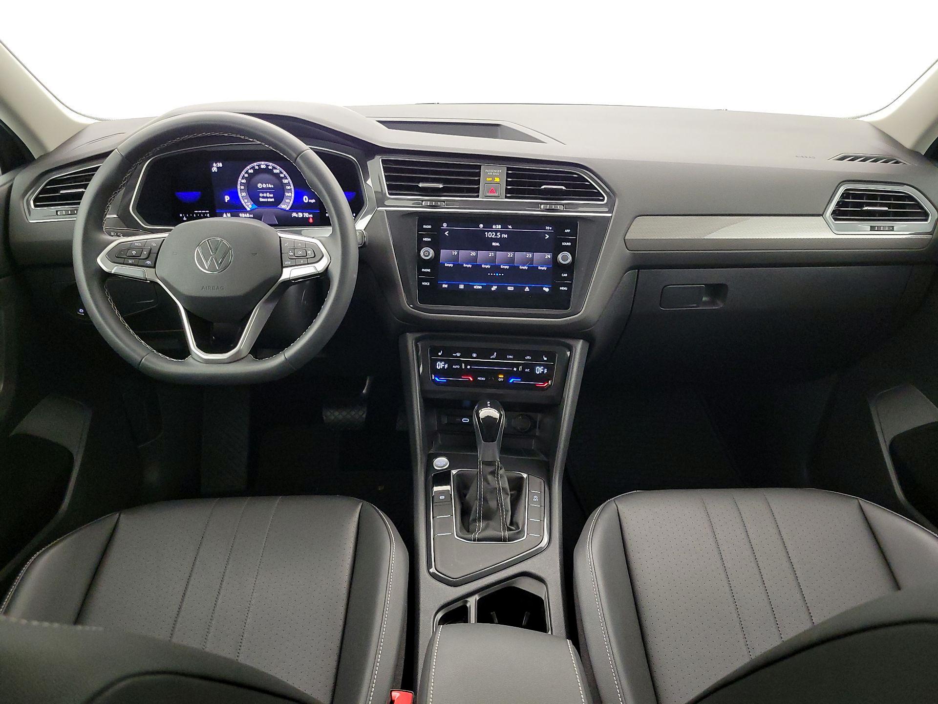 Thumbnail: 2023 Volkswagen Tiguan - 9