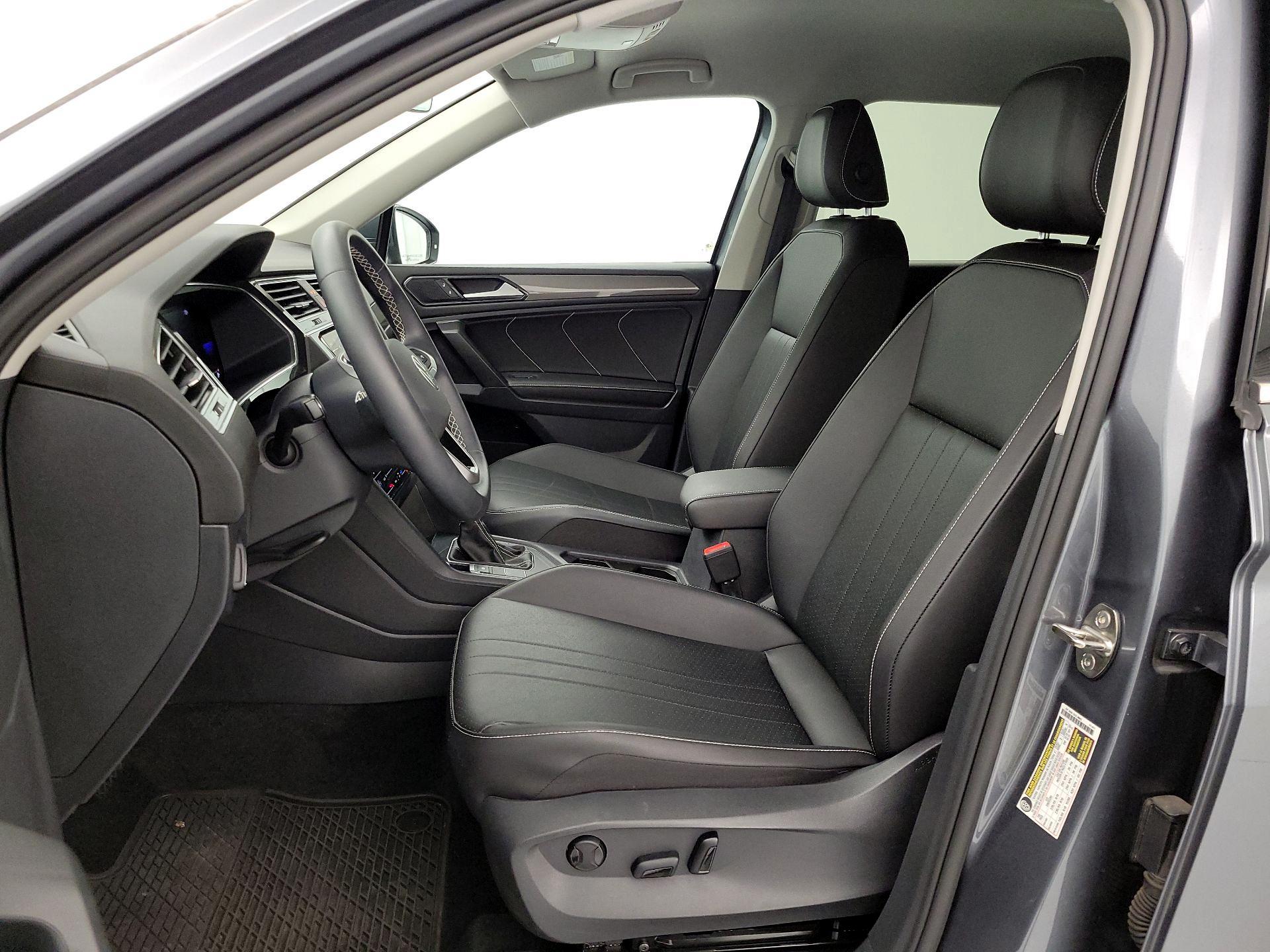 Thumbnail: 2023 Volkswagen Tiguan - 11