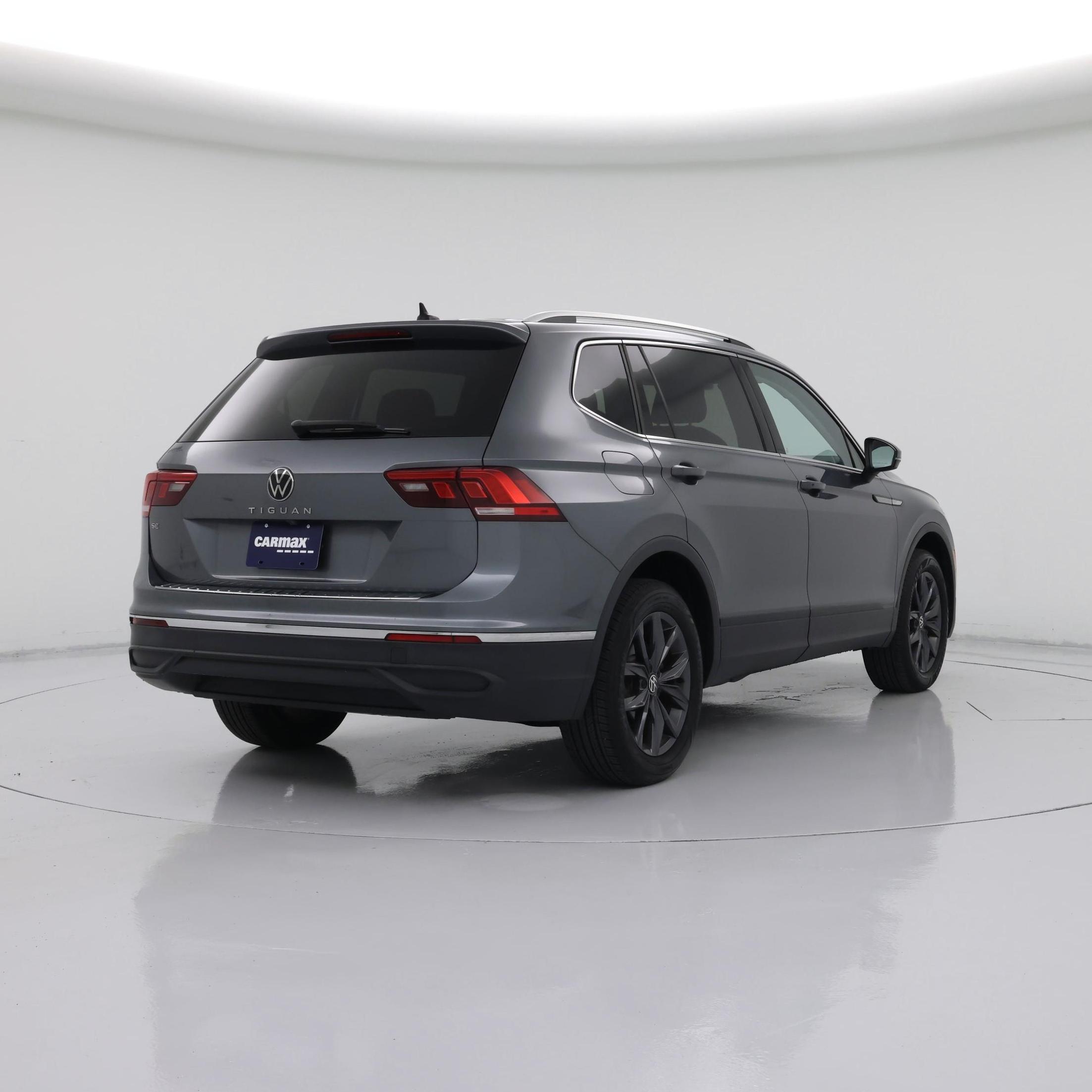 Thumbnail: 2023 Volkswagen Tiguan - 8