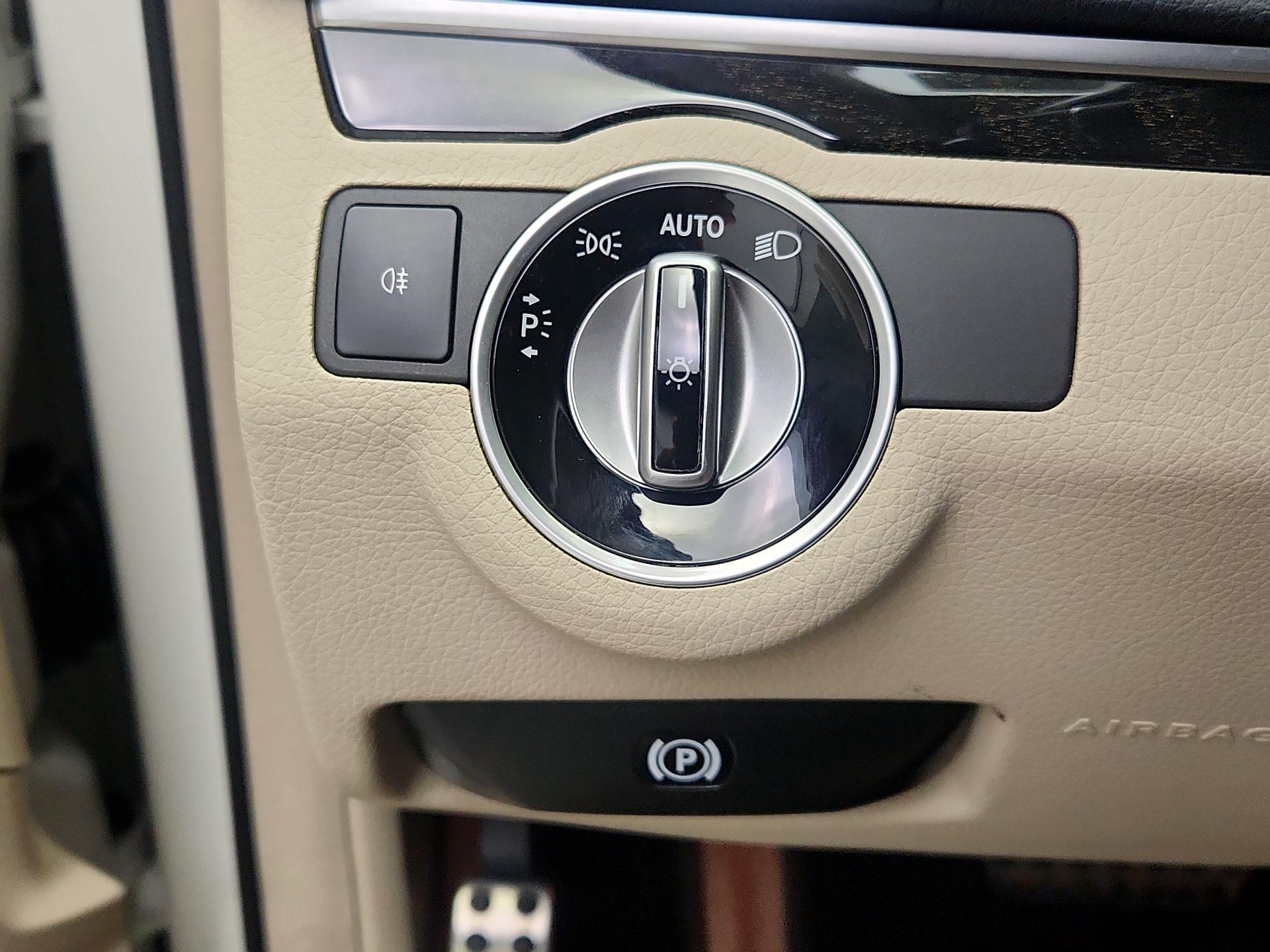 Thumbnail: 2016 Mercedes-Benz E-Class - 13