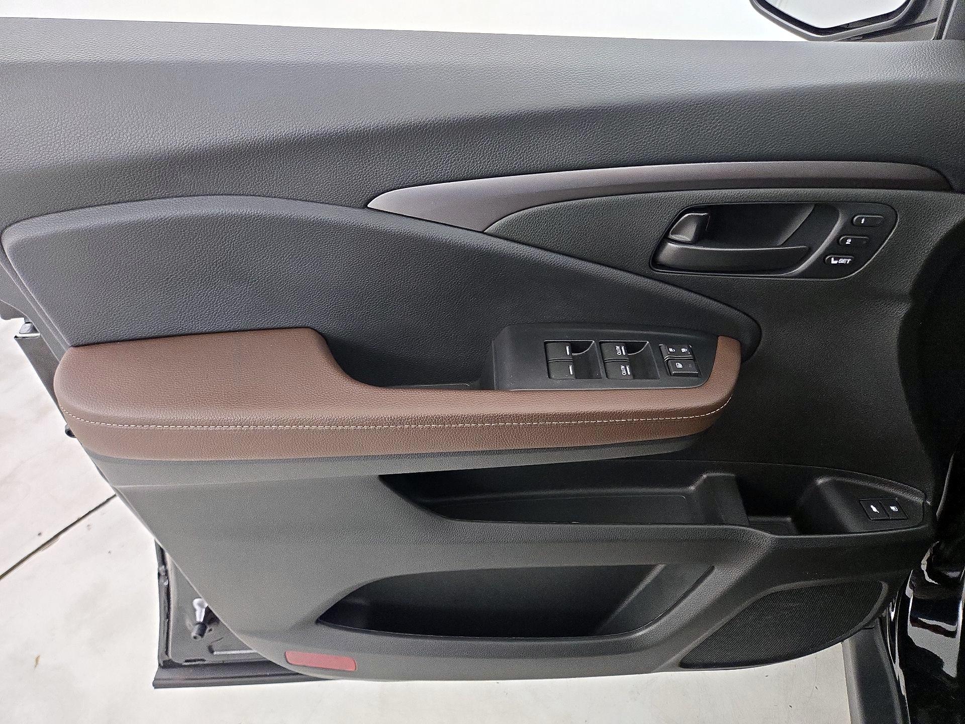 Thumbnail: 2025 Honda Passport - 12